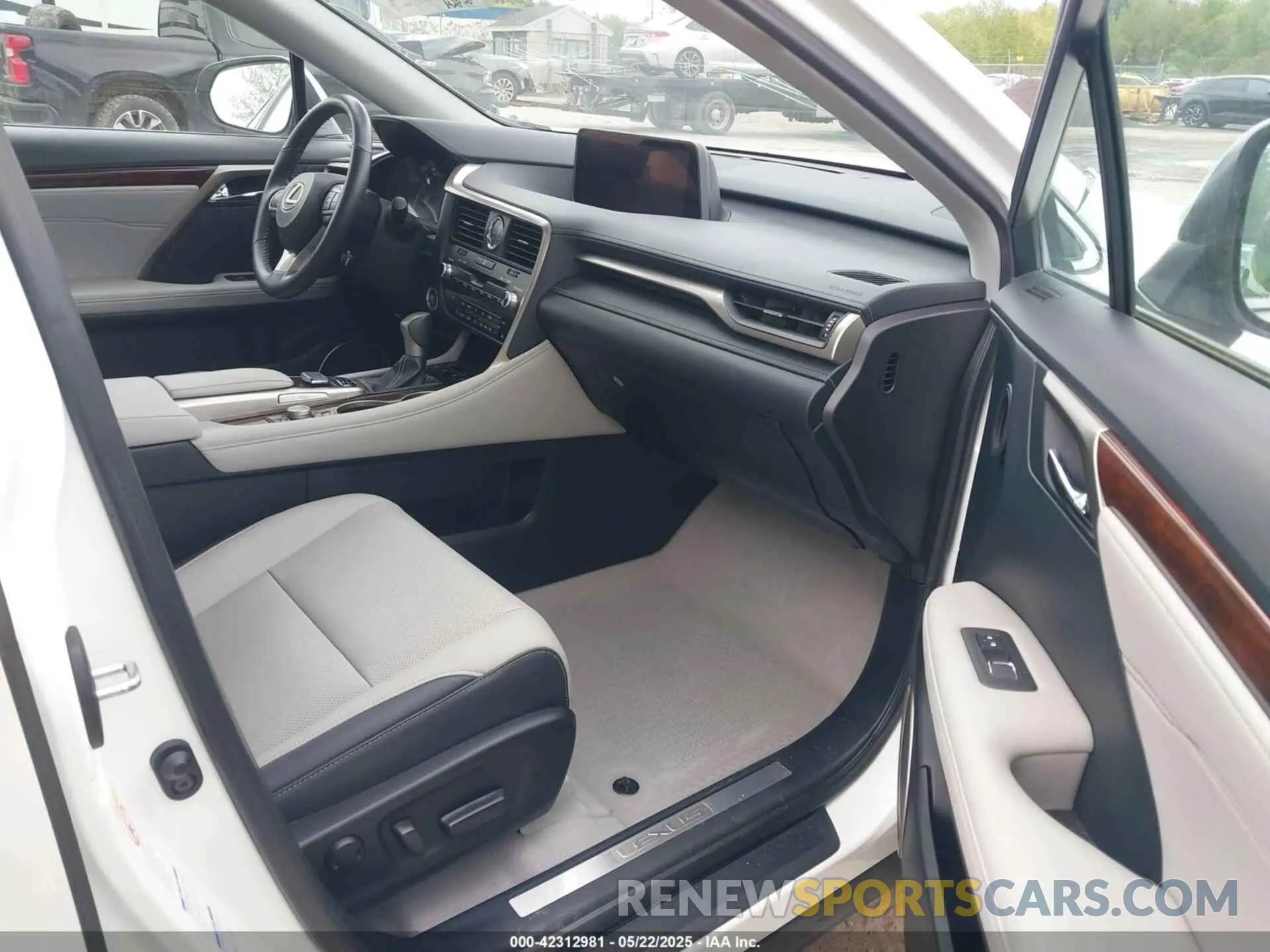 5 Photograph of a damaged car 2T2BZMCA7KC169897 LEXUS RX 350 2019