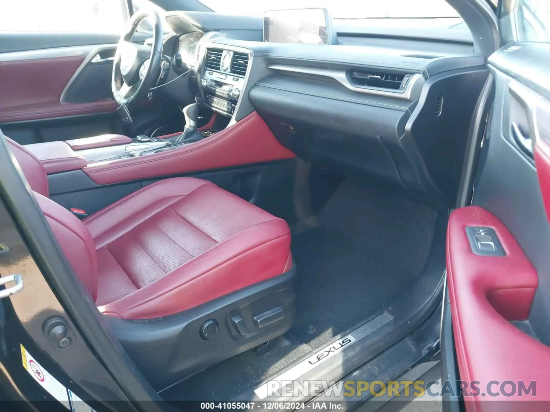 5 Photograph of a damaged car 2T2BZMCA7KC206608 LEXUS RX 350 2019