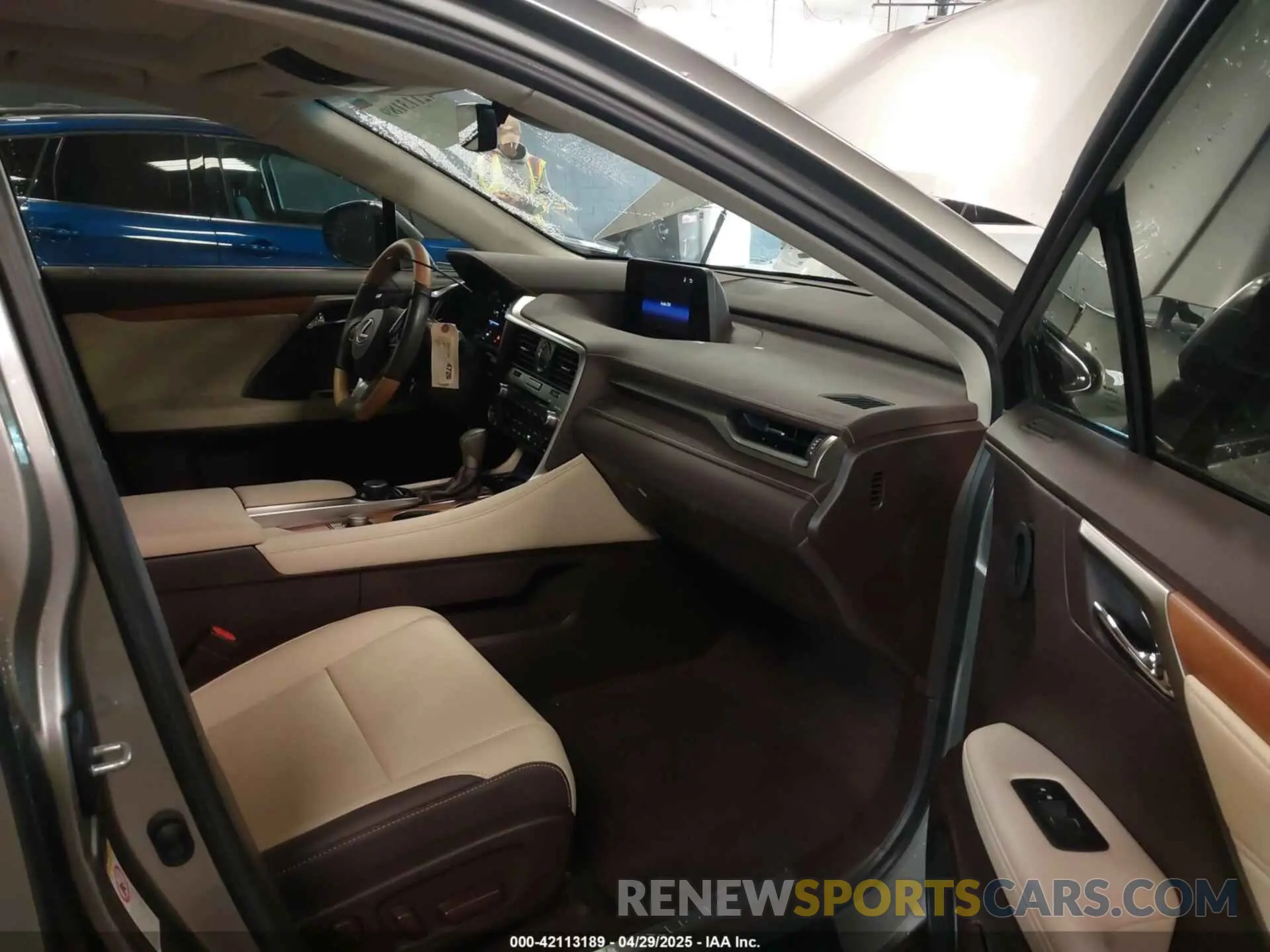 5 Фотография поврежденного автомобиля 2T2ZZMCA0KC127053 LEXUS RX 350 2019