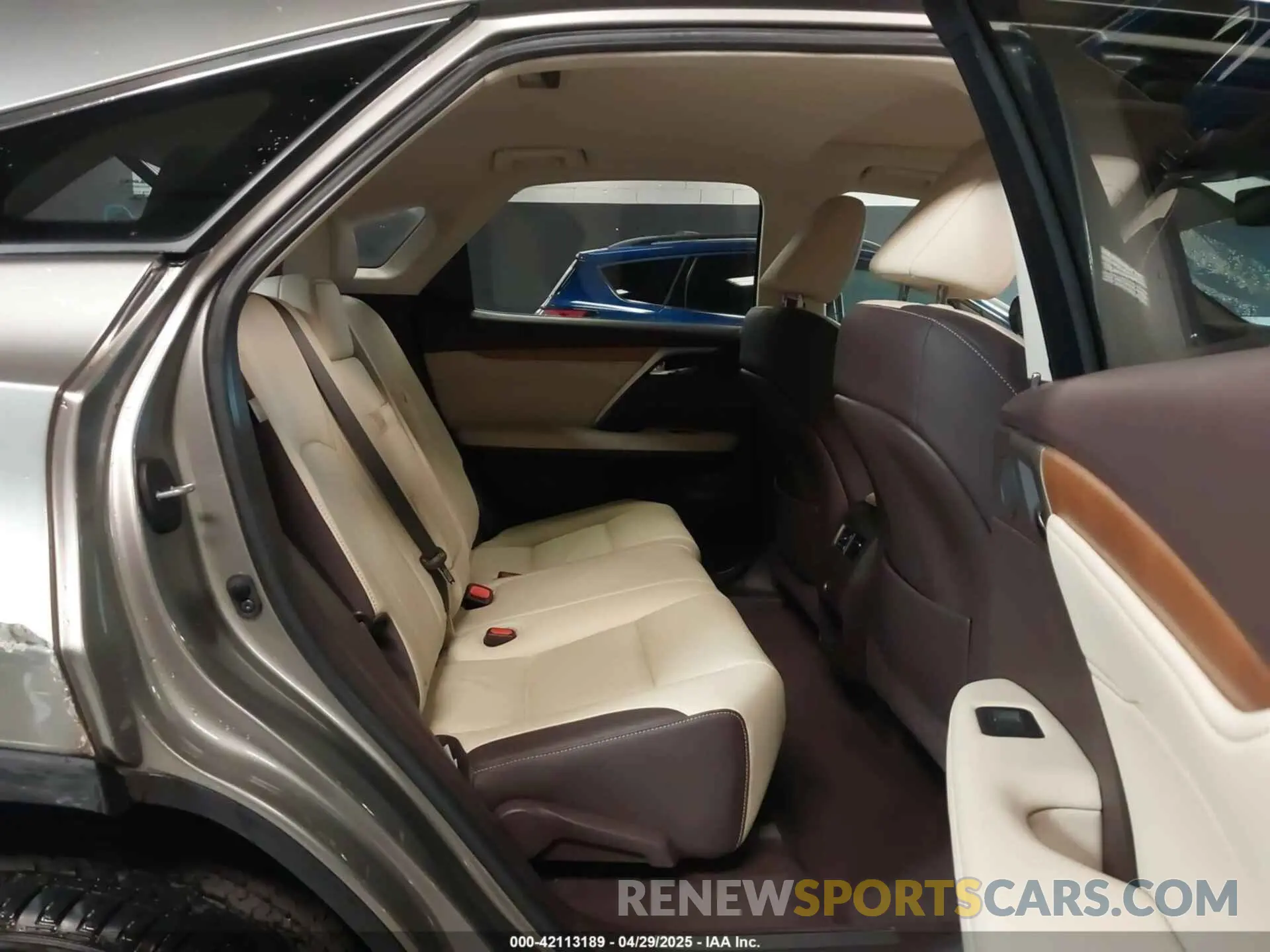 8 Фотография поврежденного автомобиля 2T2ZZMCA0KC127053 LEXUS RX 350 2019