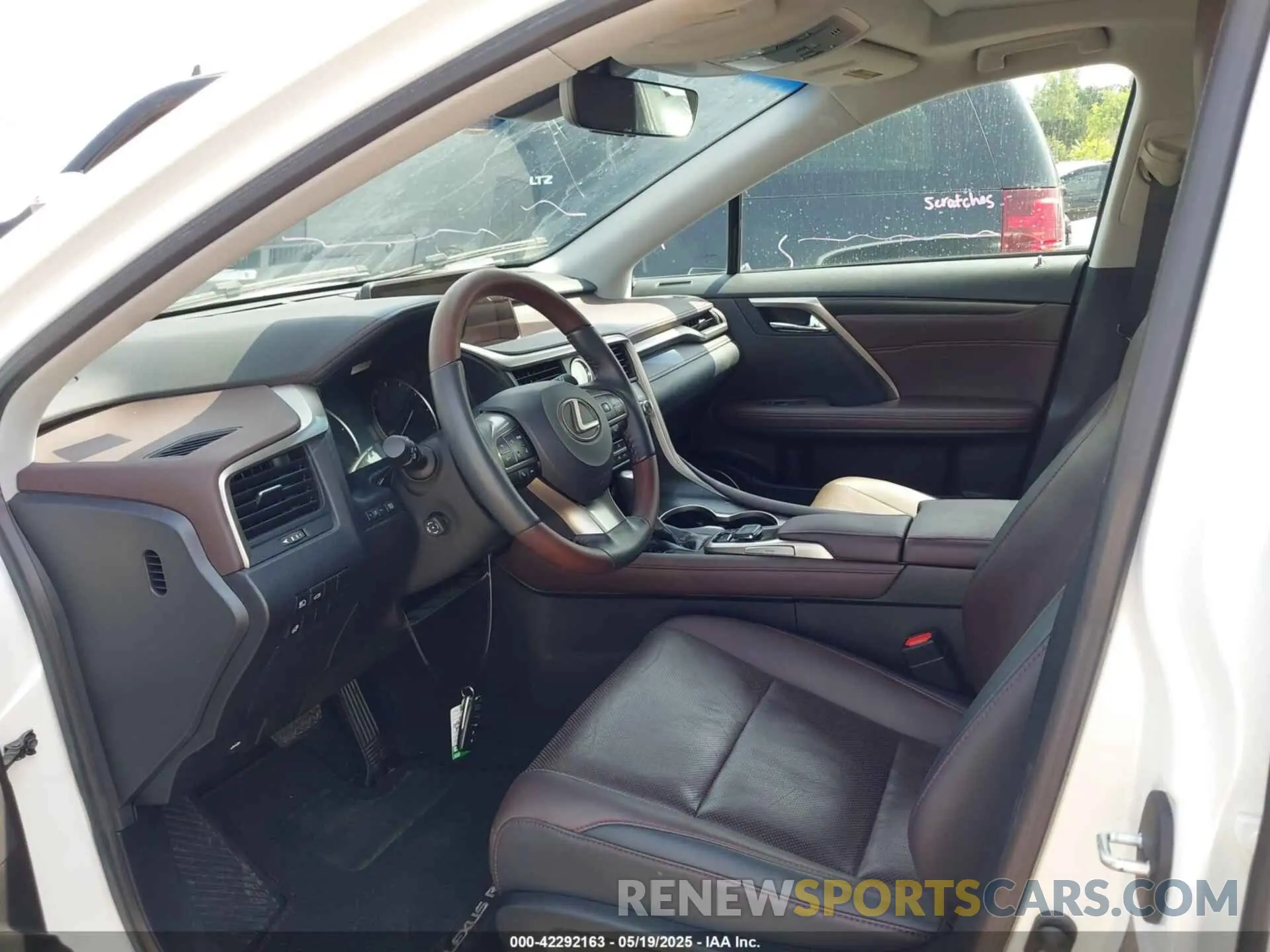 5 Photograph of a damaged car 2T2ZZMCA9KC128962 LEXUS RX 350 2019