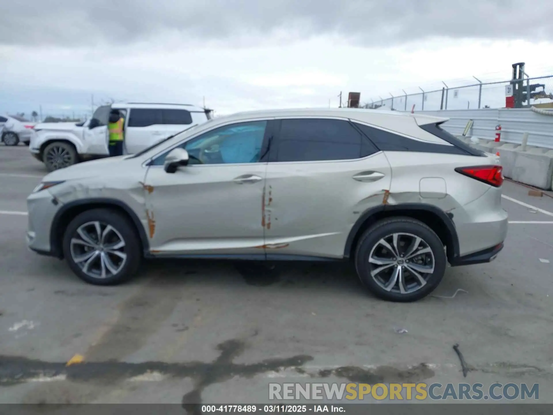 14 Photograph of a damaged car 2T2HZMAA0LC166189 LEXUS RX 350 2020