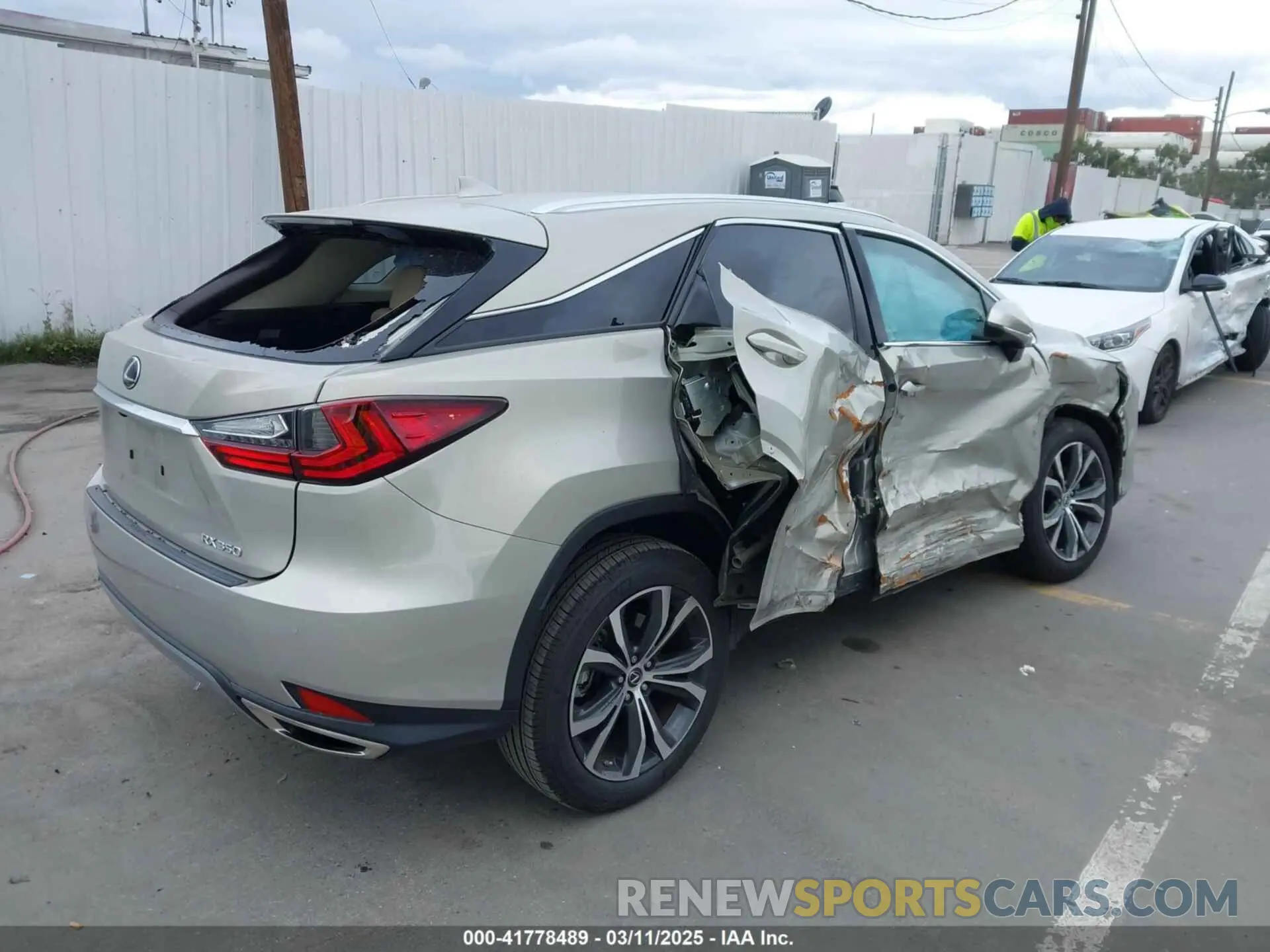4 Photograph of a damaged car 2T2HZMAA0LC166189 LEXUS RX 350 2020