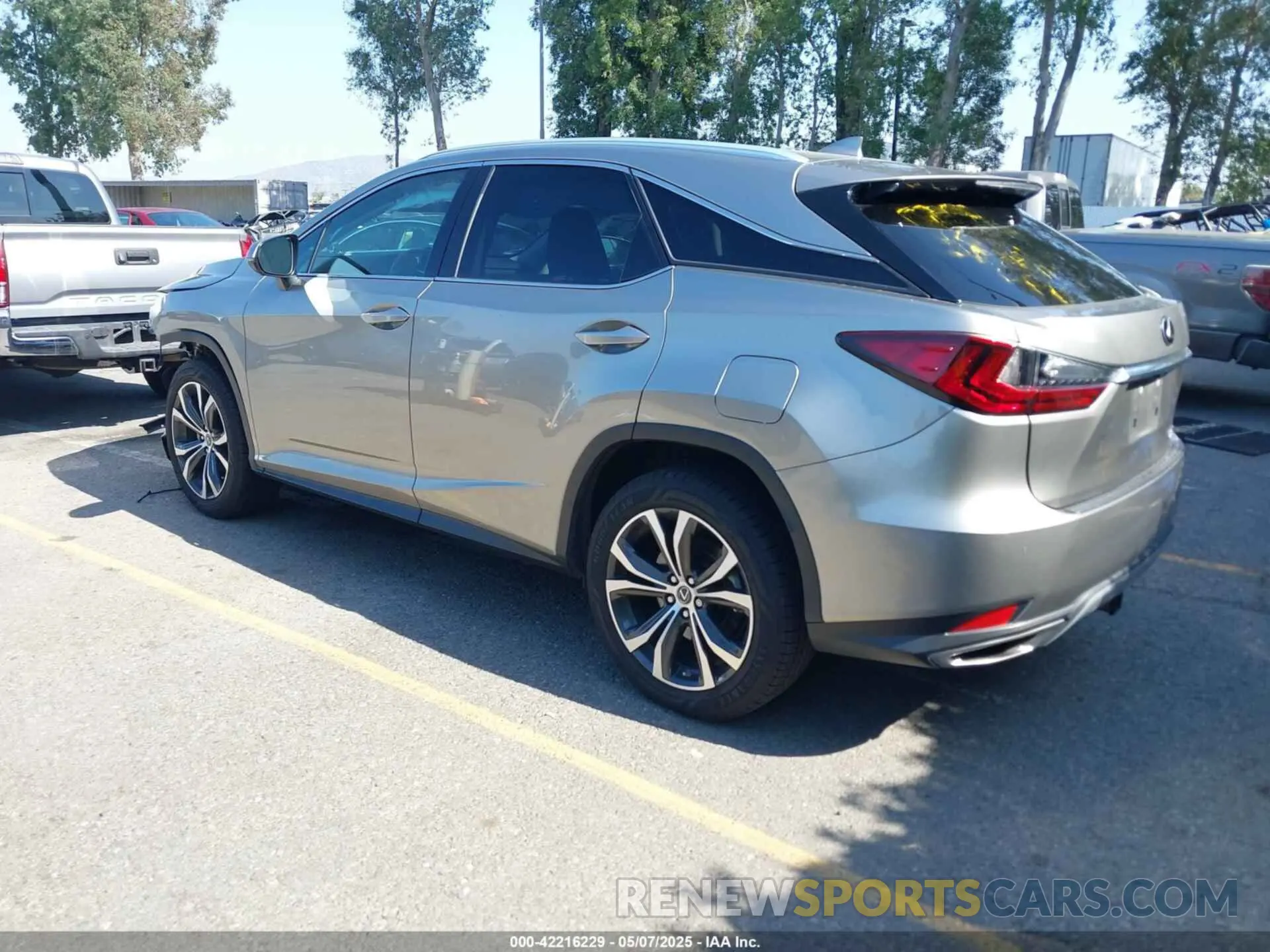 3 Photograph of a damaged car 2T2HZMAA3LC152884 LEXUS RX 350 2020
