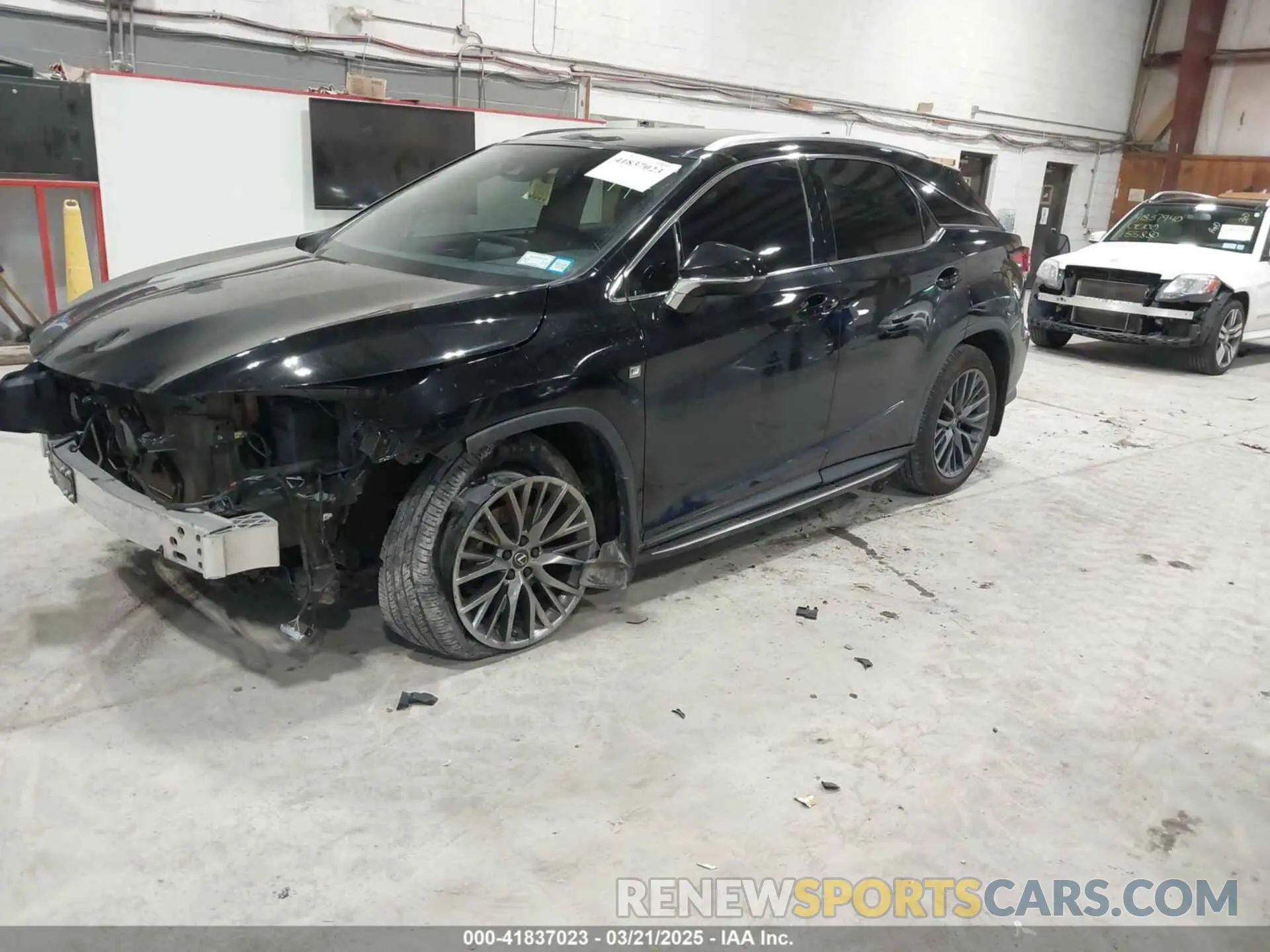 2 Фотография поврежденного автомобиля 2T2YZMDA0LC235958 LEXUS RX 350 2020