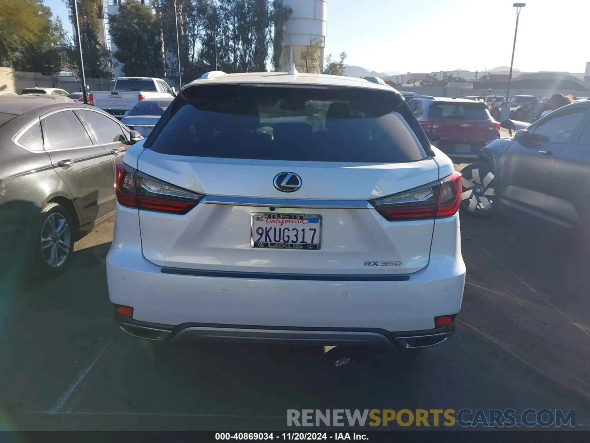 17 Photograph of a damaged car 2T2HZMAA6MC185637 LEXUS RX 350 2021