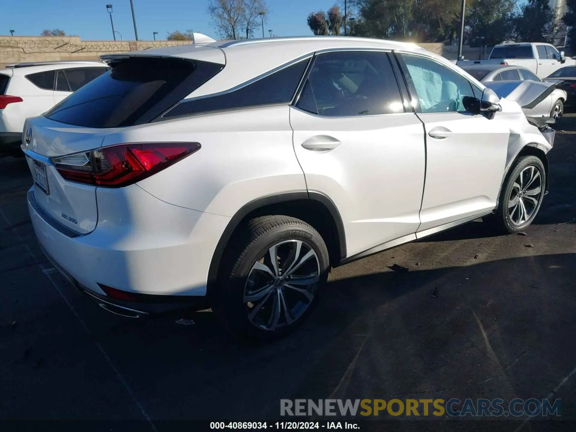 4 Photograph of a damaged car 2T2HZMAA6MC185637 LEXUS RX 350 2021