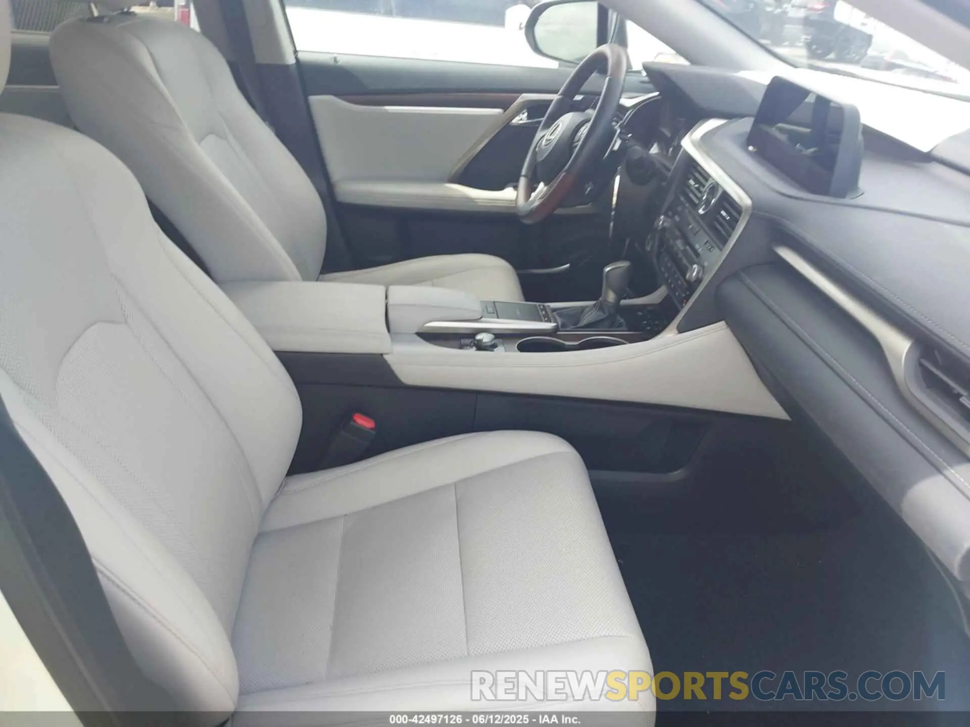 5 Photograph of a damaged car 2T2HZMAA8MC191147 LEXUS RX 350 2021