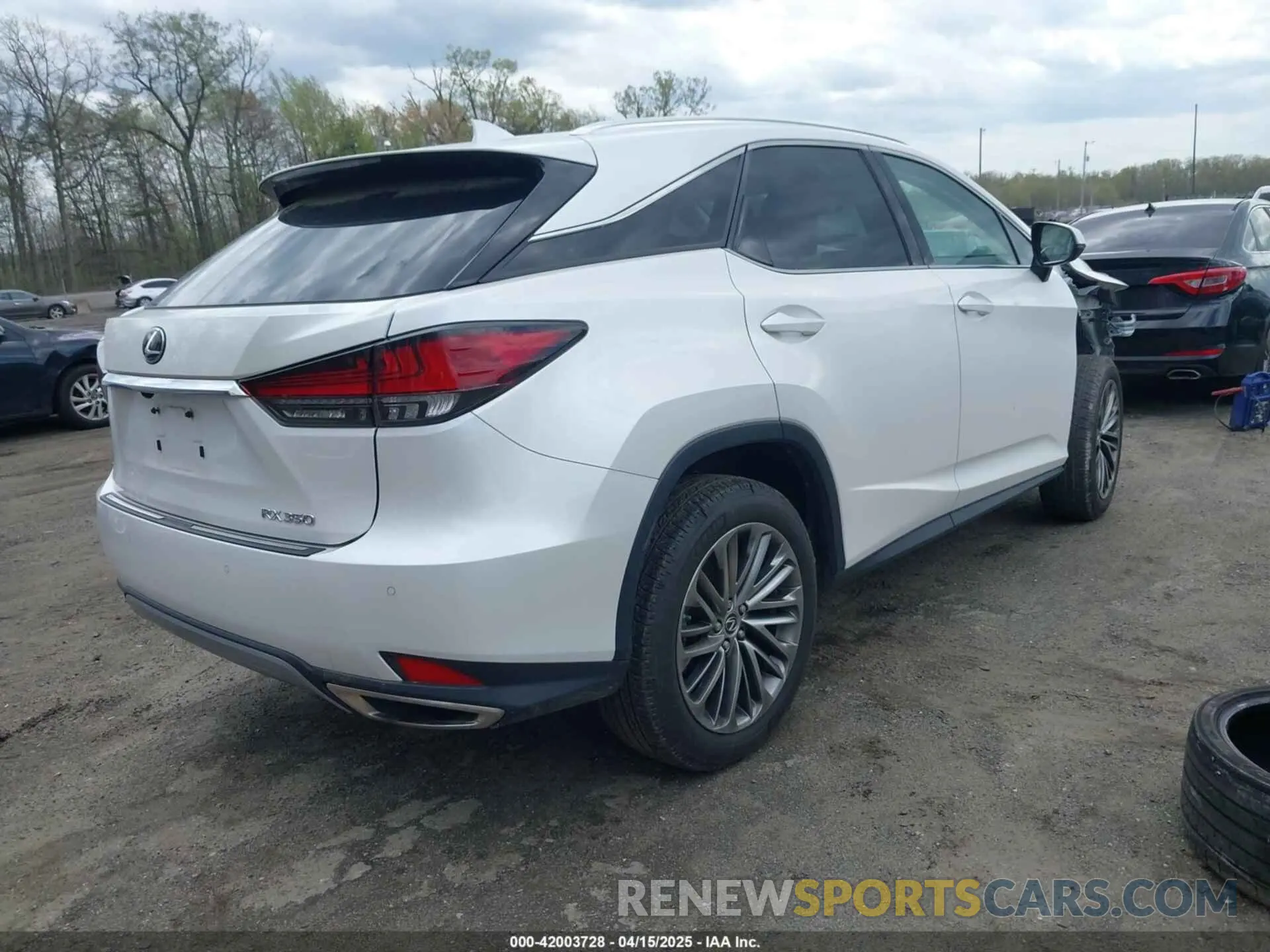 4 Photograph of a damaged car 2T2JZMDA8MC307105 LEXUS RX 350 2021