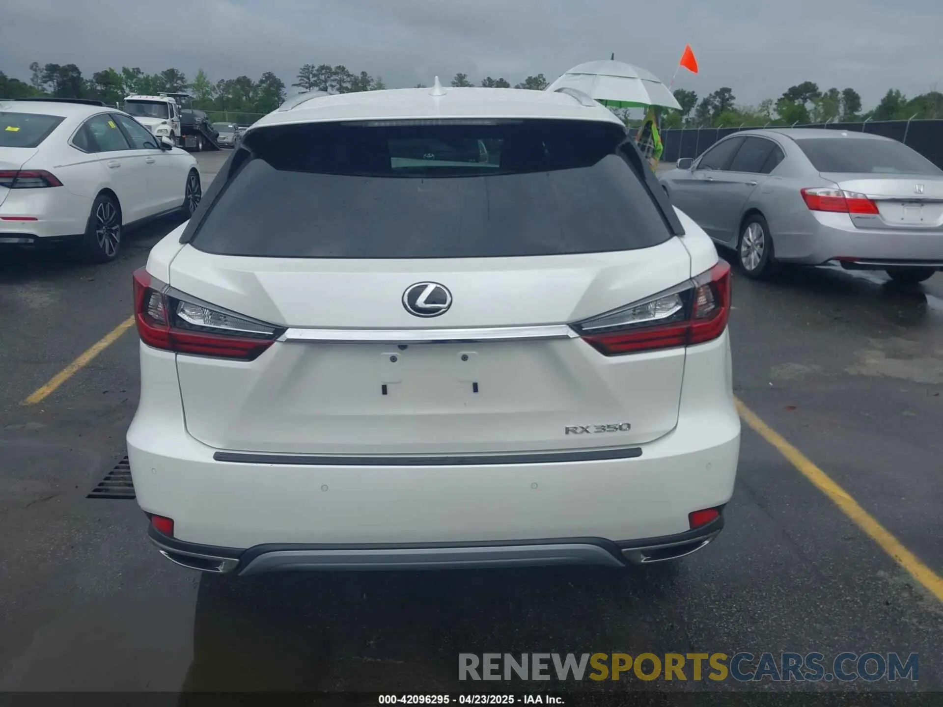 16 Photograph of a damaged car JTJHZMDA4M2050667 LEXUS RX 350 2021