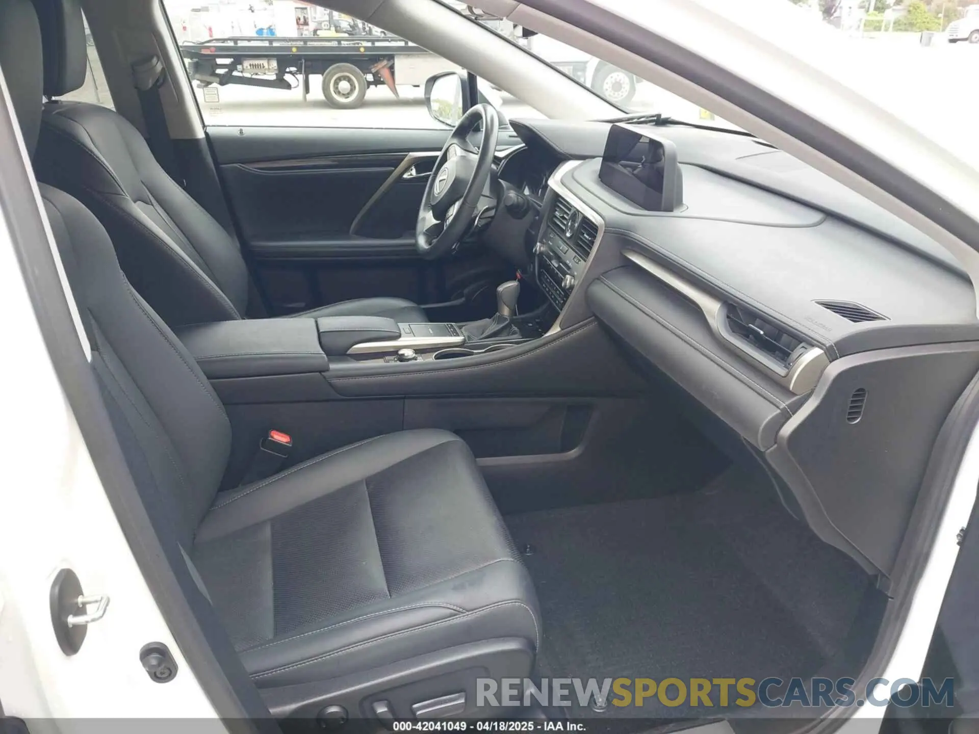 5 Photograph of a damaged car 2T2AZMAA2NC238028 LEXUS RX 350 2022
