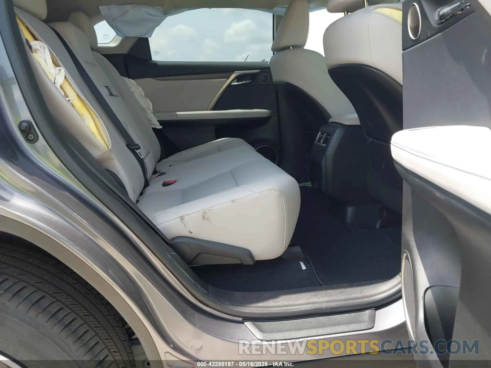 8 Photograph of a damaged car 2T2HZMAA6NC240640 LEXUS RX 350 2022