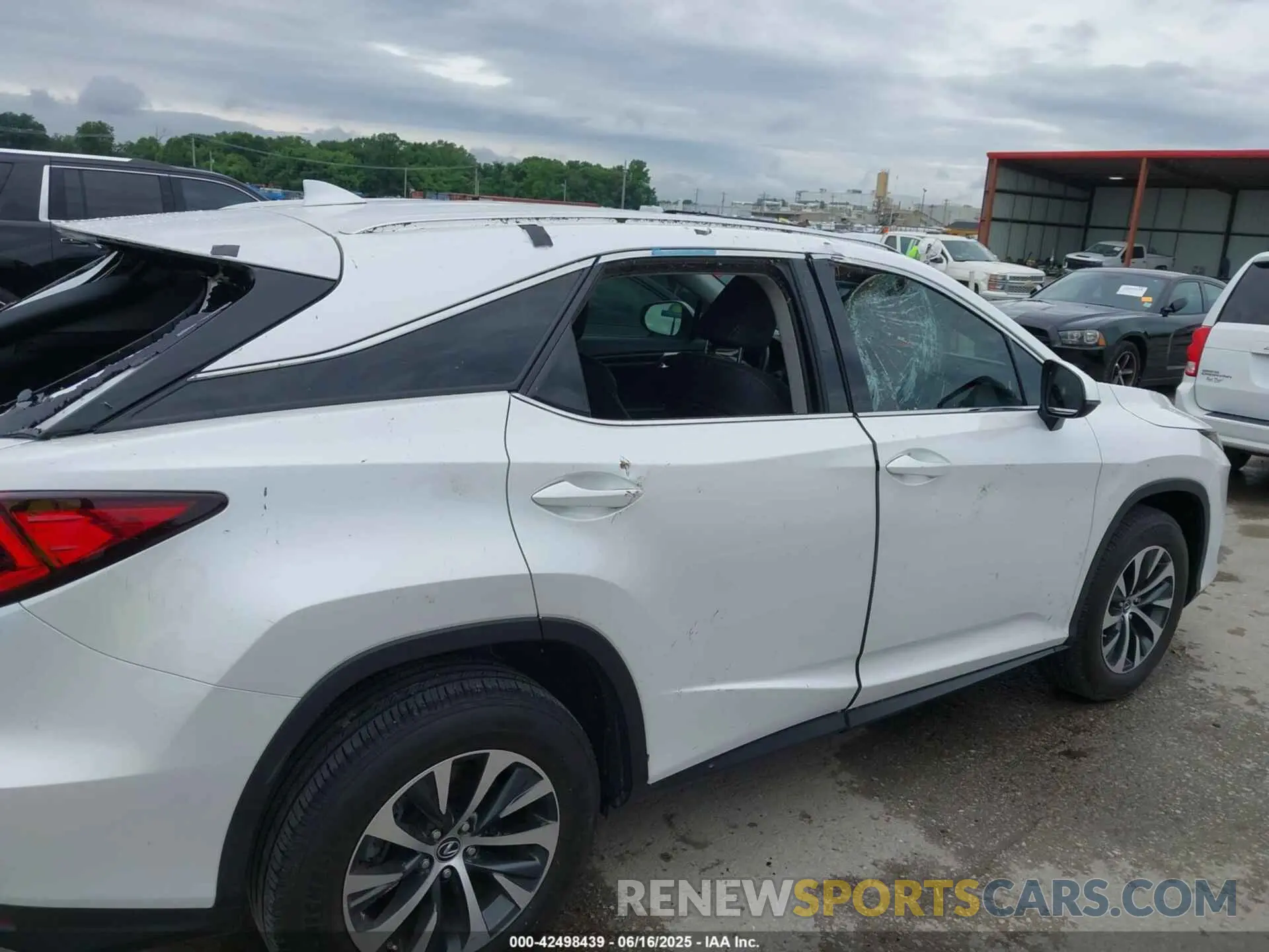 17 Фотография поврежденного автомобиля 2T2HZMAA6NC257406 LEXUS RX 350 2022