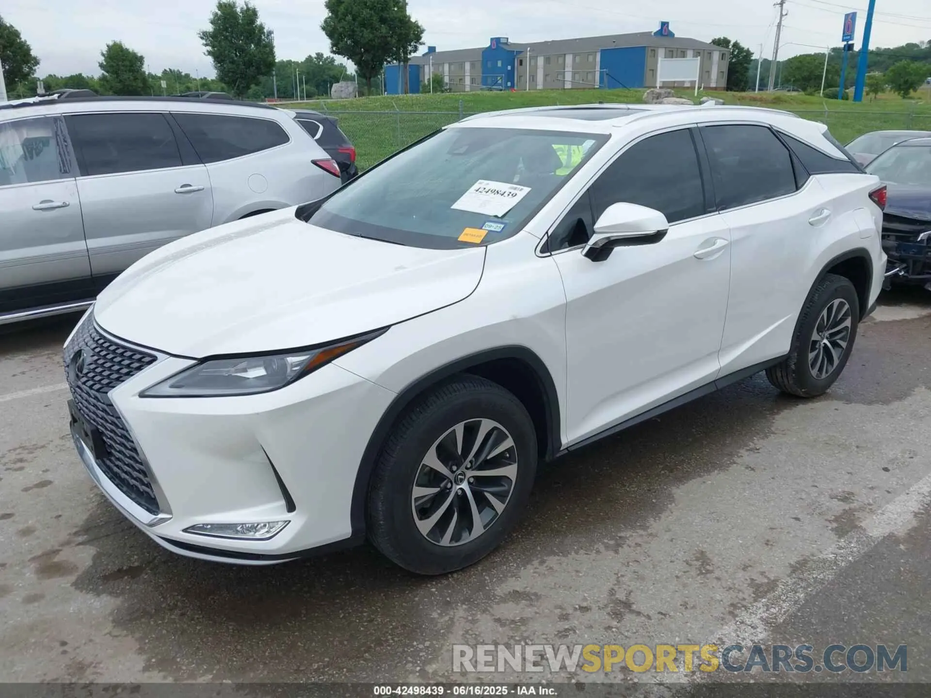 2 Фотография поврежденного автомобиля 2T2HZMAA6NC257406 LEXUS RX 350 2022