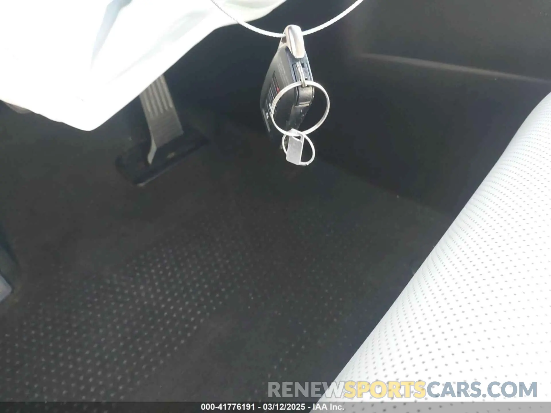 11 Photograph of a damaged car 2T2HZMAA8NC241885 LEXUS RX 350 2022
