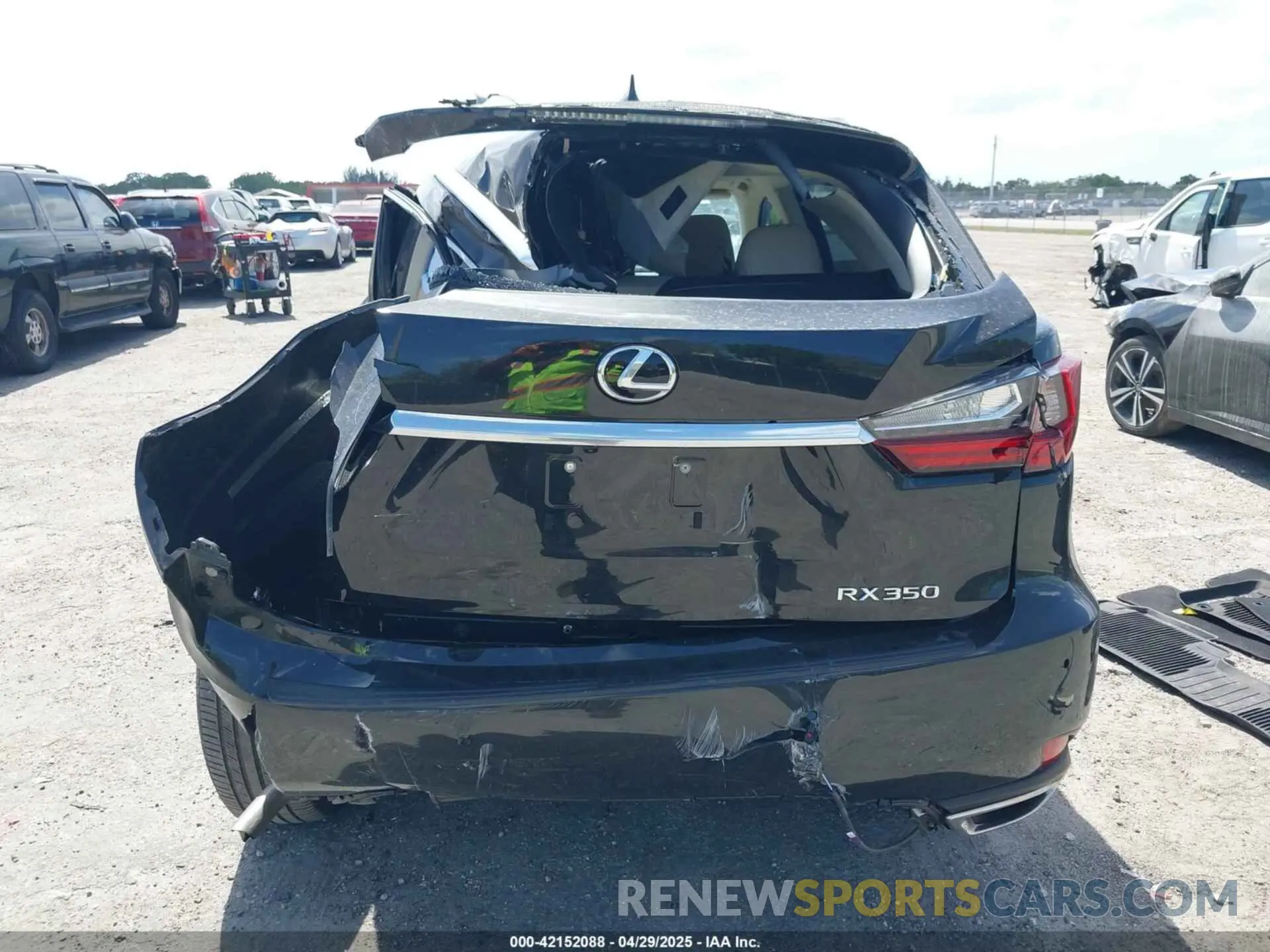 16 Photograph of a damaged car 2T2HZMAA9NC240955 LEXUS RX 350 2022