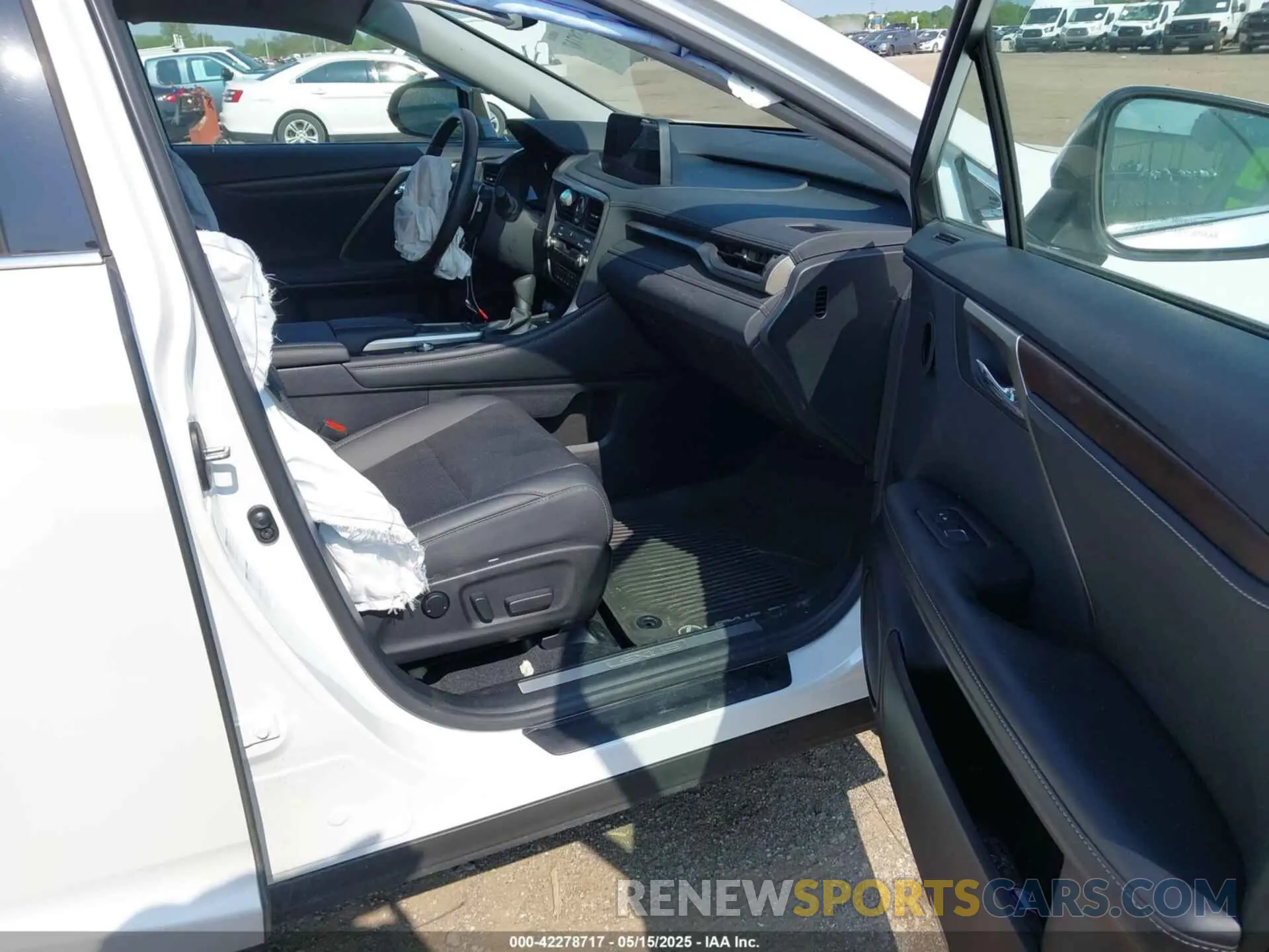 5 Photograph of a damaged car 2T2HZMDA5NC351692 LEXUS RX 350 2022