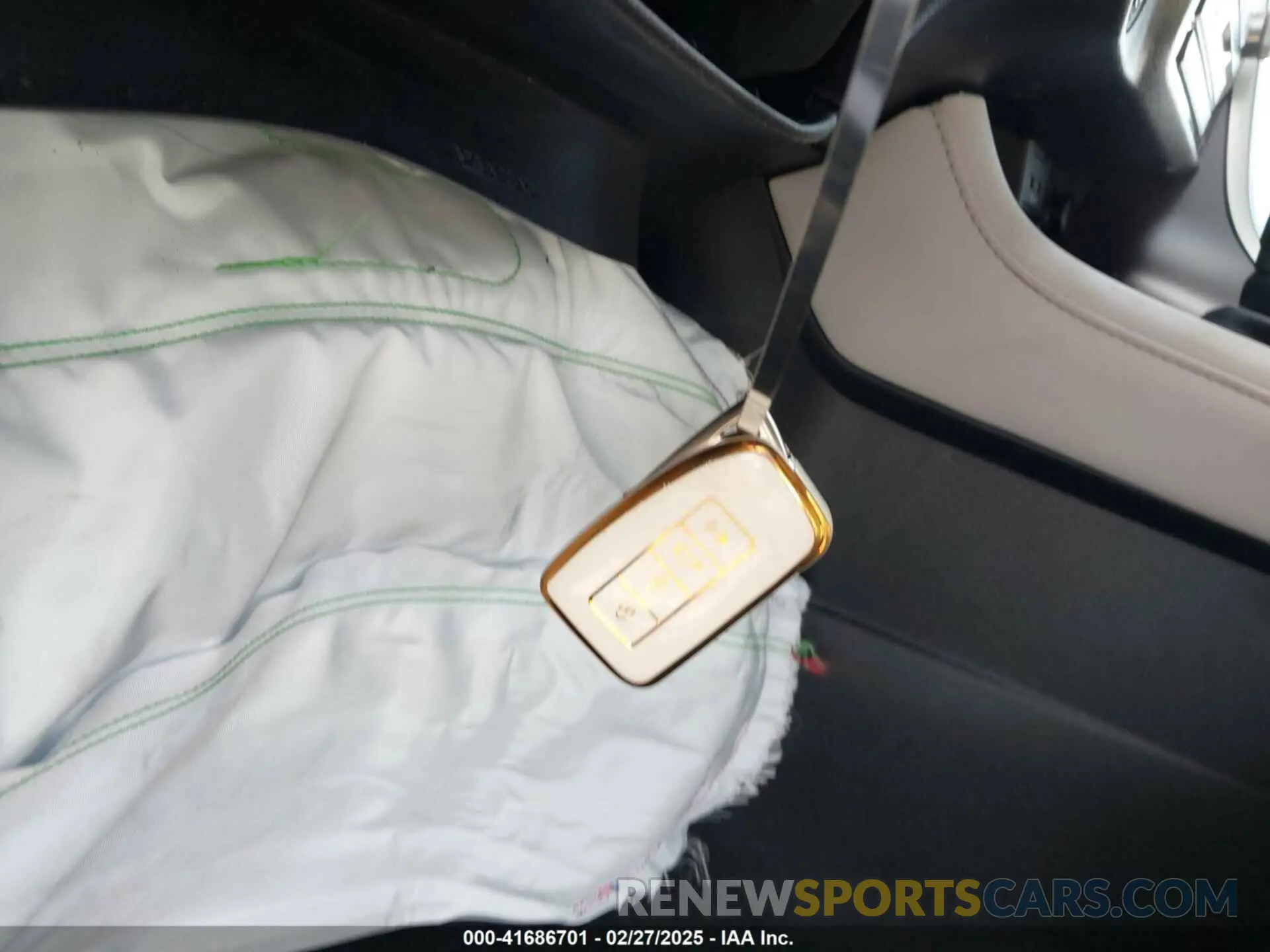 11 Photograph of a damaged car 2T2HZMDA8NC328150 LEXUS RX 350 2022