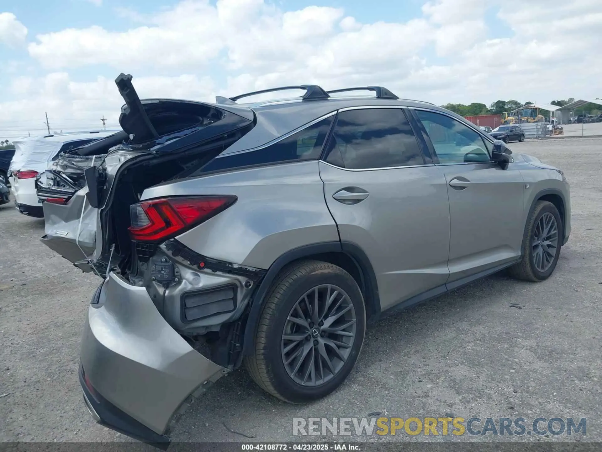 4 Photograph of a damaged car 2T2YZMDA5NC333208 LEXUS RX 350 2022