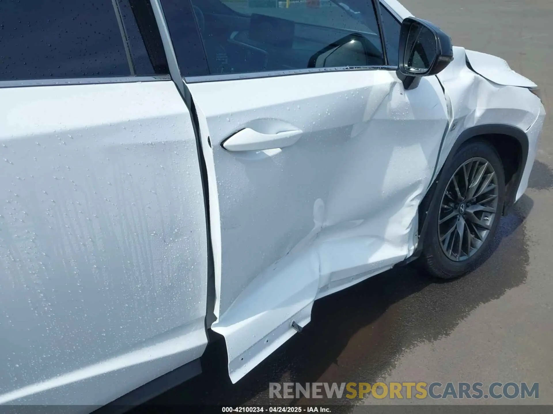 18 Photograph of a damaged car 2T2YZMDA9NC354580 LEXUS RX 350 2022