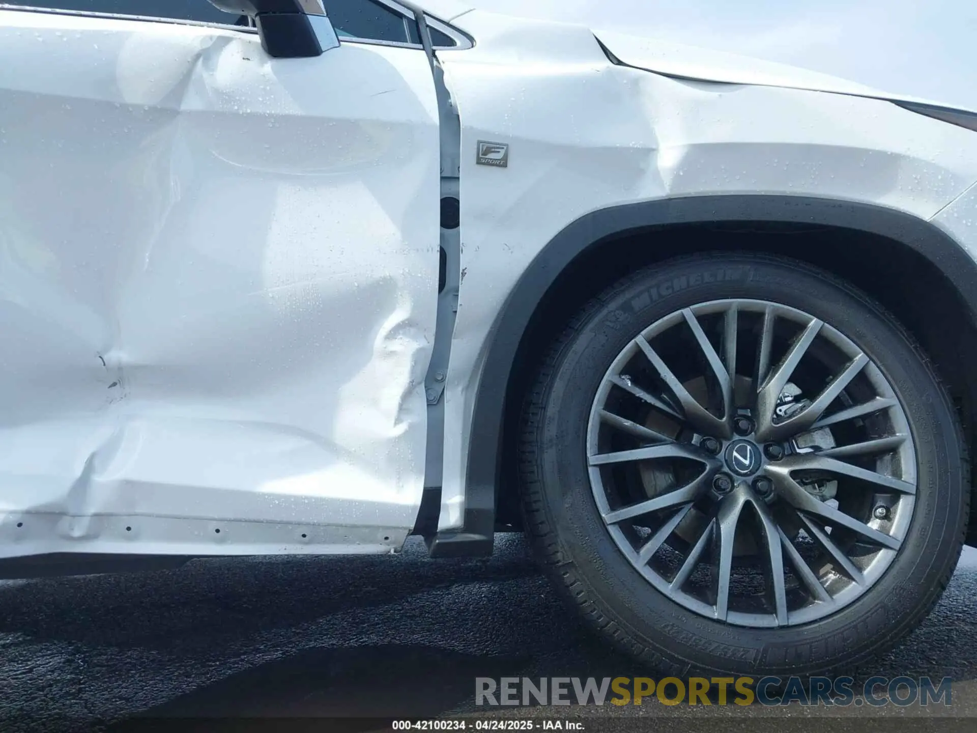 19 Photograph of a damaged car 2T2YZMDA9NC354580 LEXUS RX 350 2022
