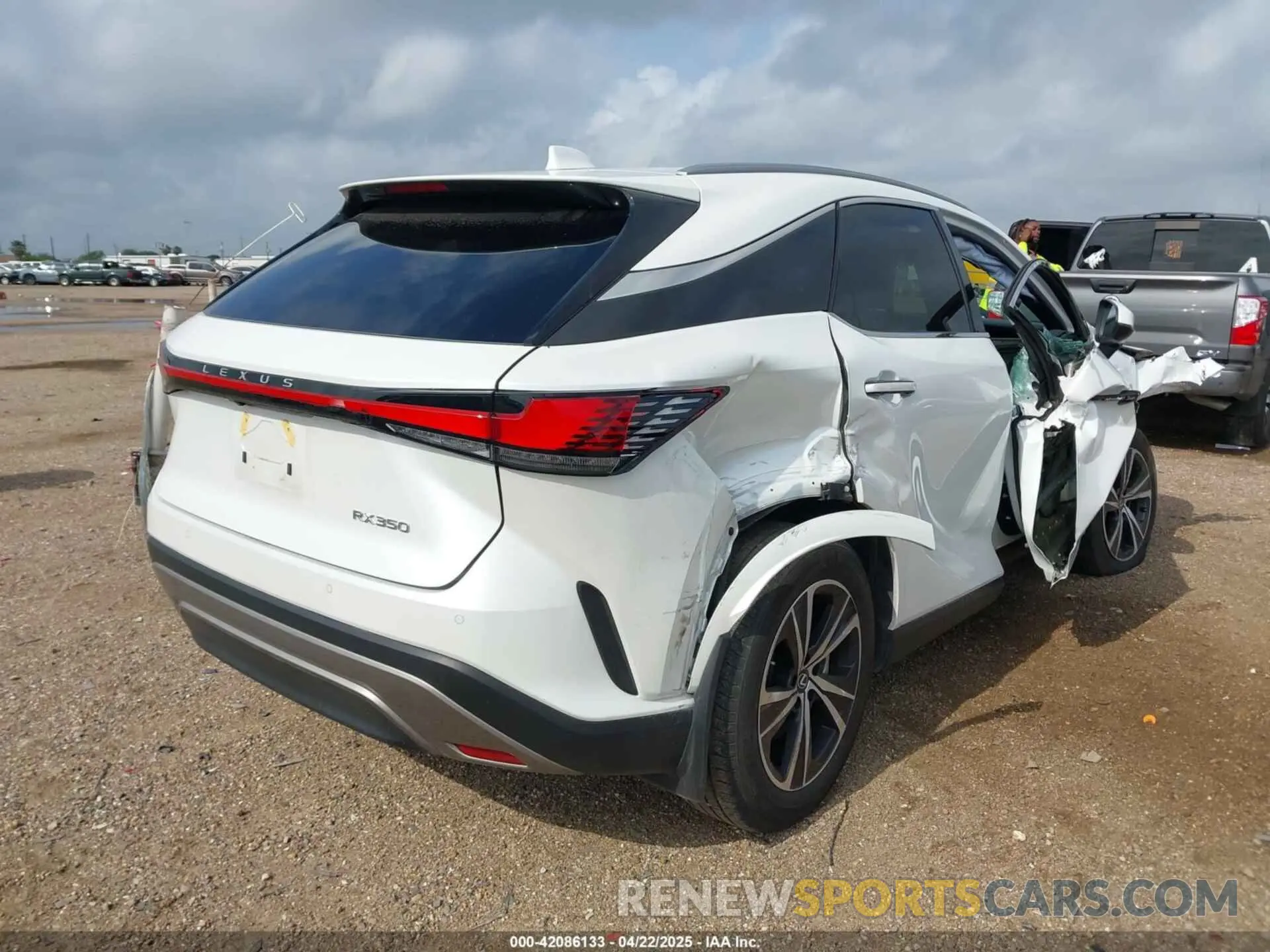4 Фотография поврежденного автомобиля 2T2BAMBA1PC019509 LEXUS RX 350 2023