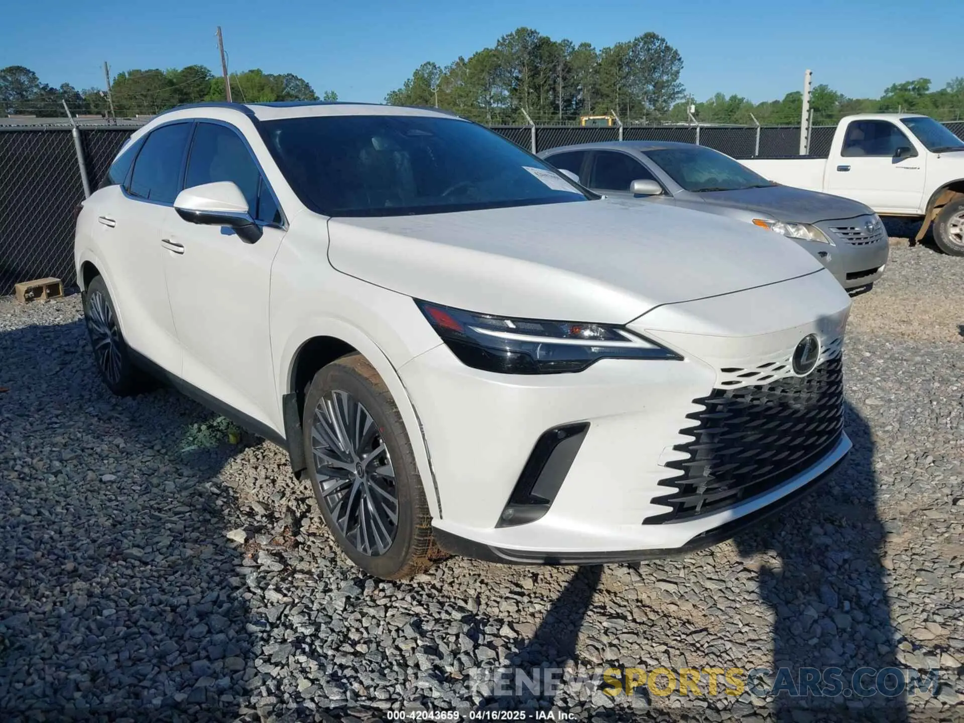 1 Фотография поврежденного автомобиля JTJCHMAA7P2002716 LEXUS RX 350 2023