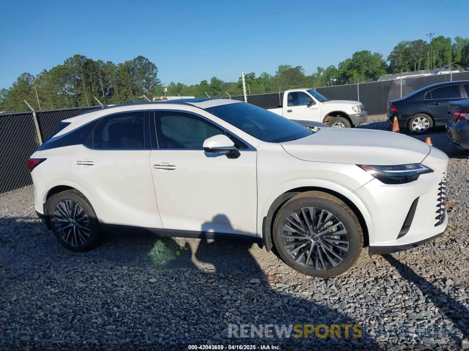 13 Фотография поврежденного автомобиля JTJCHMAA7P2002716 LEXUS RX 350 2023