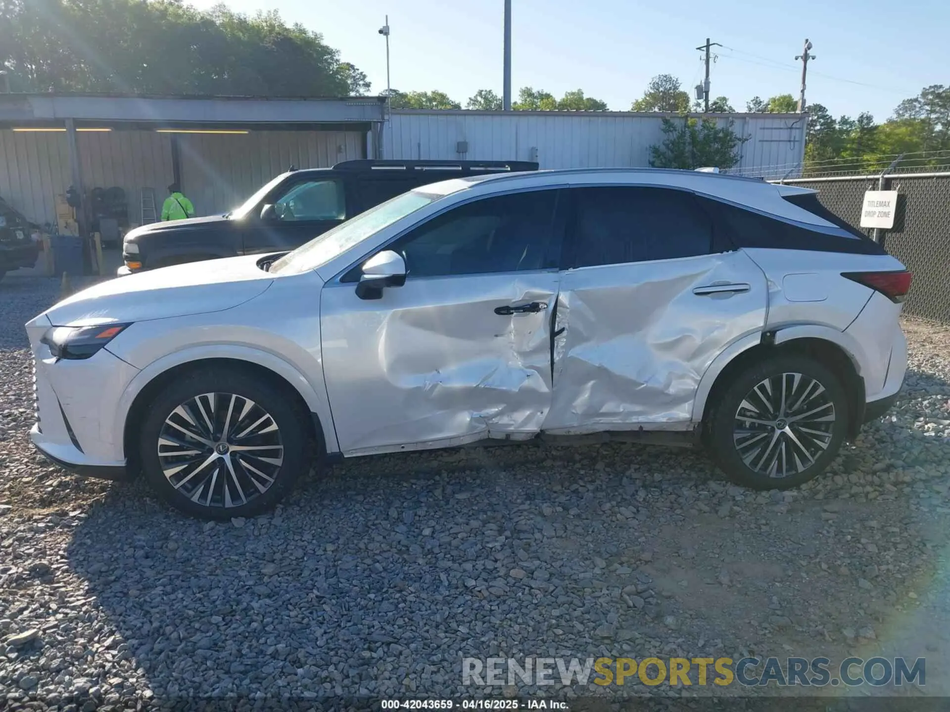 14 Фотография поврежденного автомобиля JTJCHMAA7P2002716 LEXUS RX 350 2023