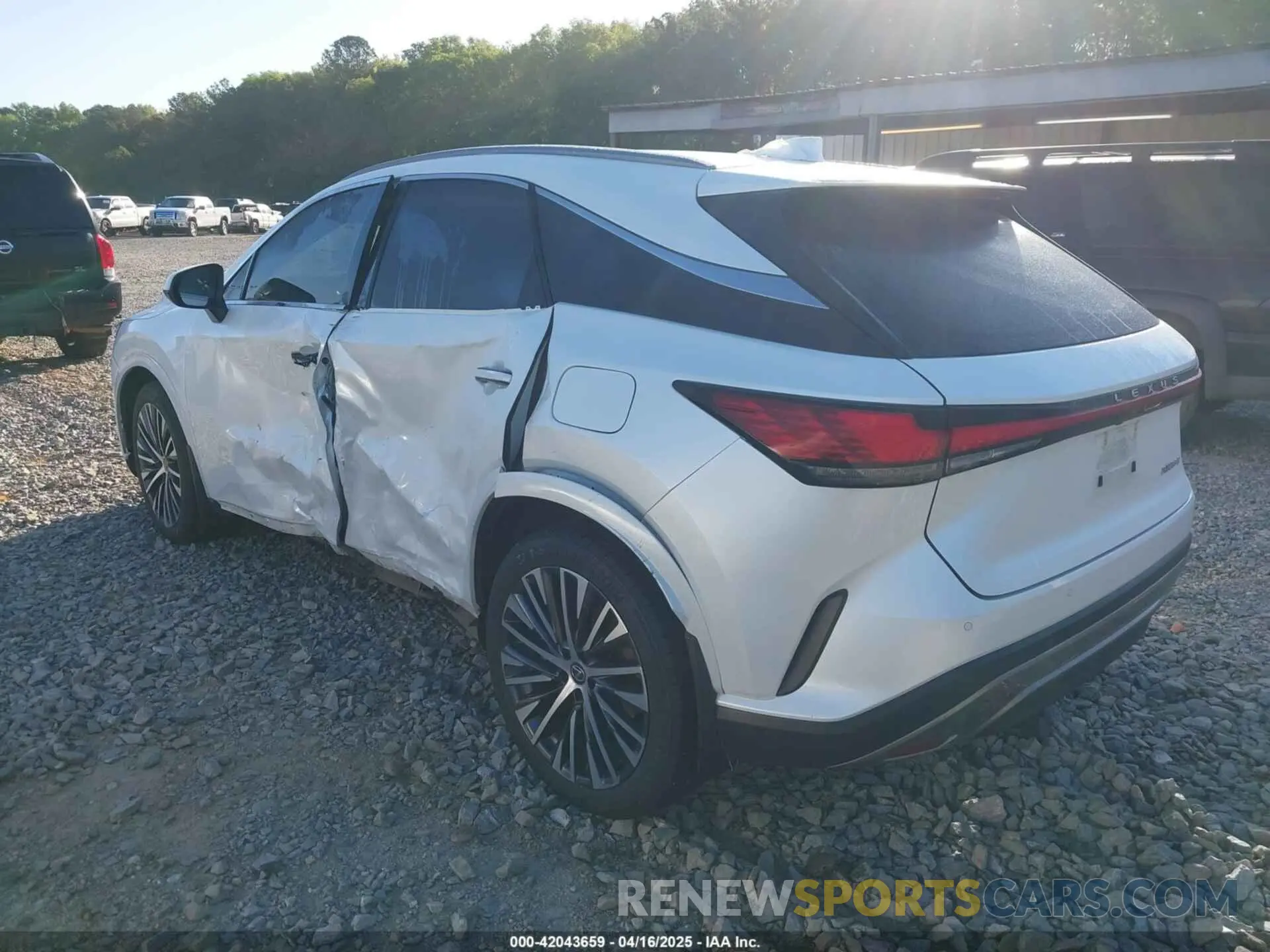 3 Фотография поврежденного автомобиля JTJCHMAA7P2002716 LEXUS RX 350 2023