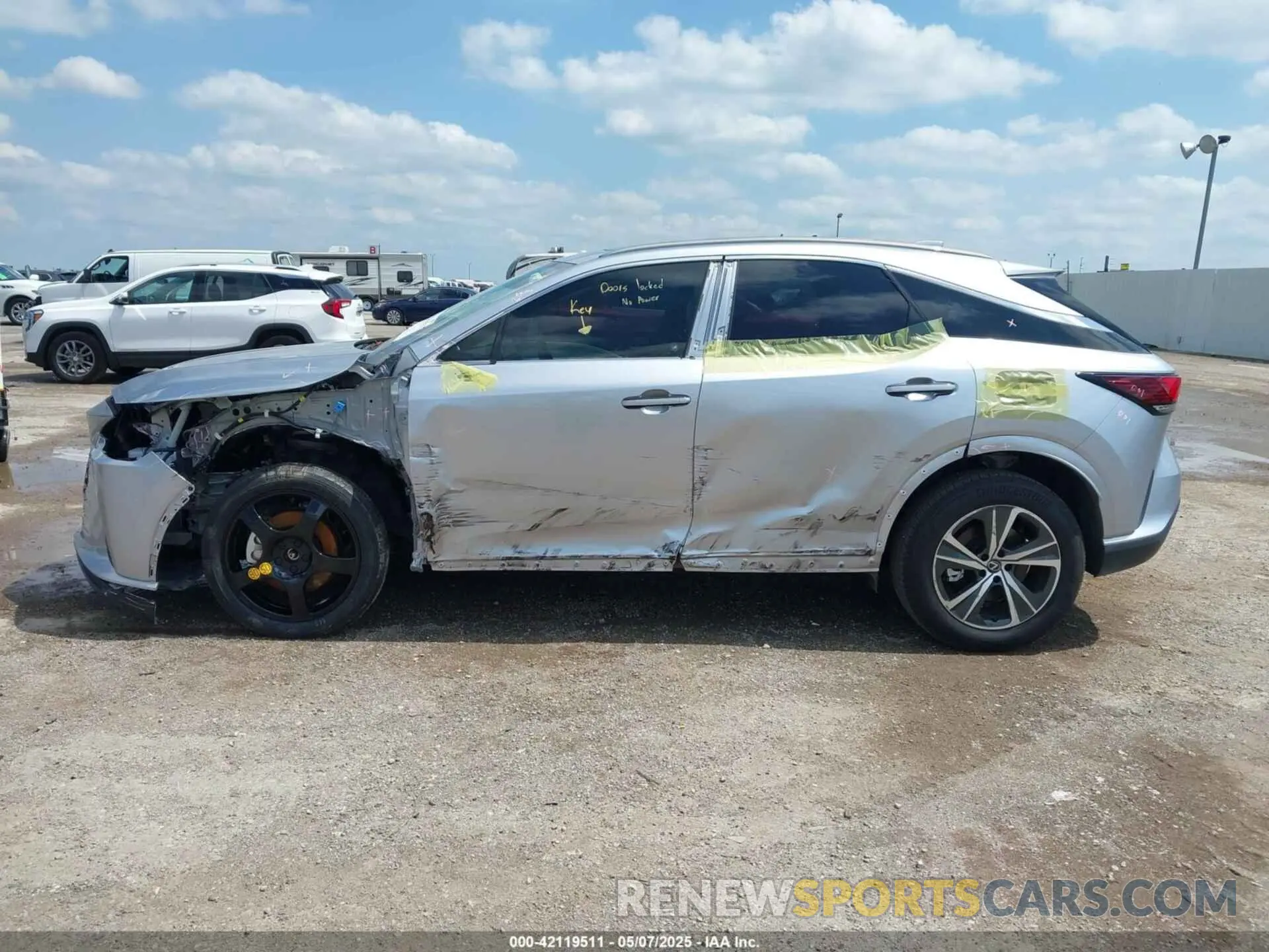 14 Фотография поврежденного автомобиля JTJCHMAA8P2000246 LEXUS RX 350 2023