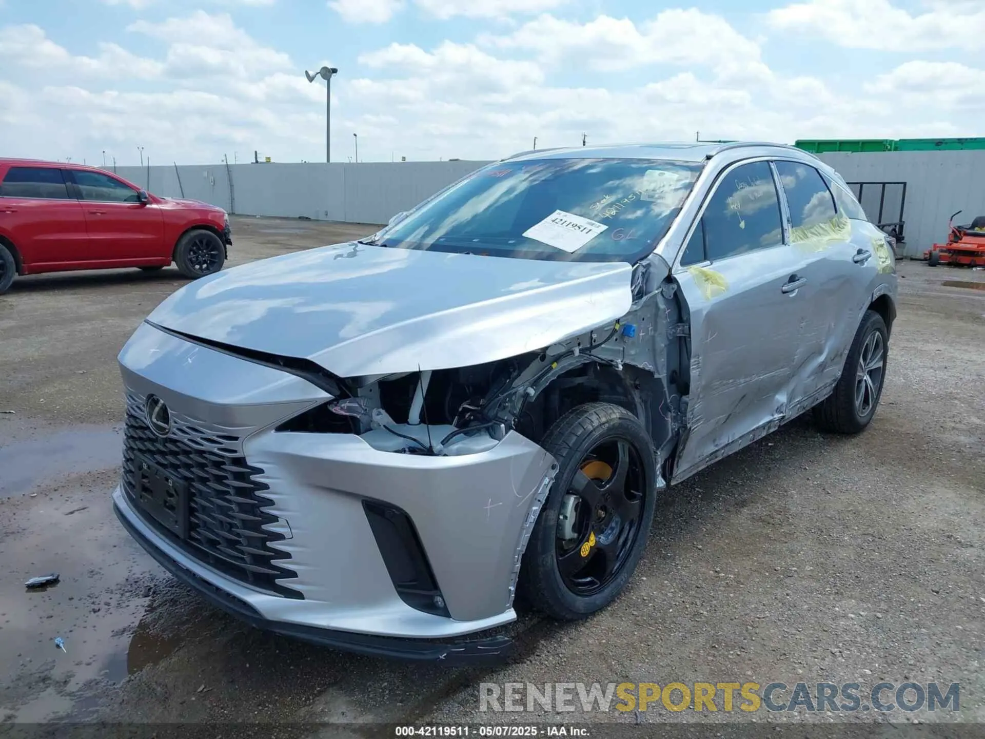2 Фотография поврежденного автомобиля JTJCHMAA8P2000246 LEXUS RX 350 2023