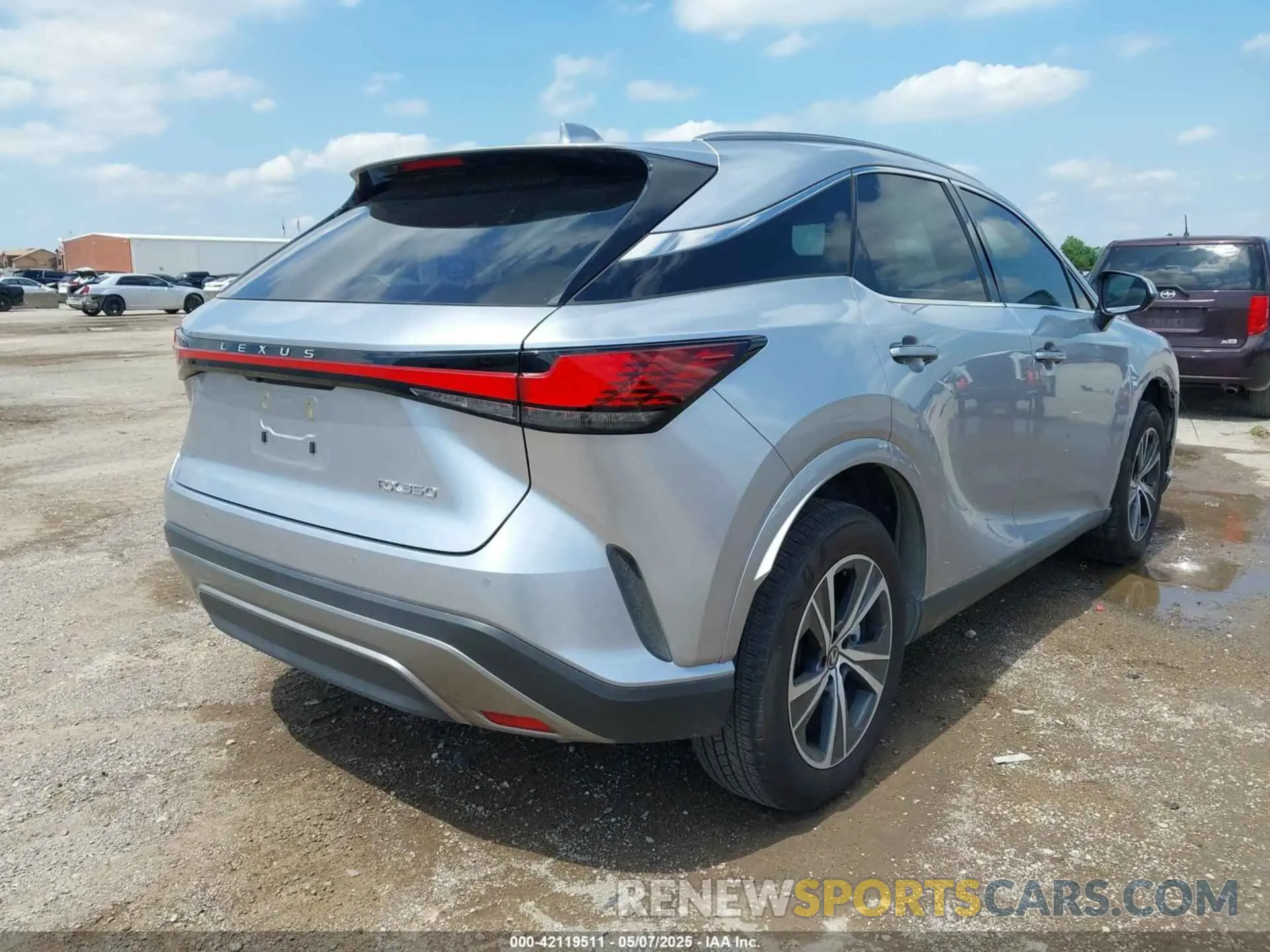 4 Фотография поврежденного автомобиля JTJCHMAA8P2000246 LEXUS RX 350 2023