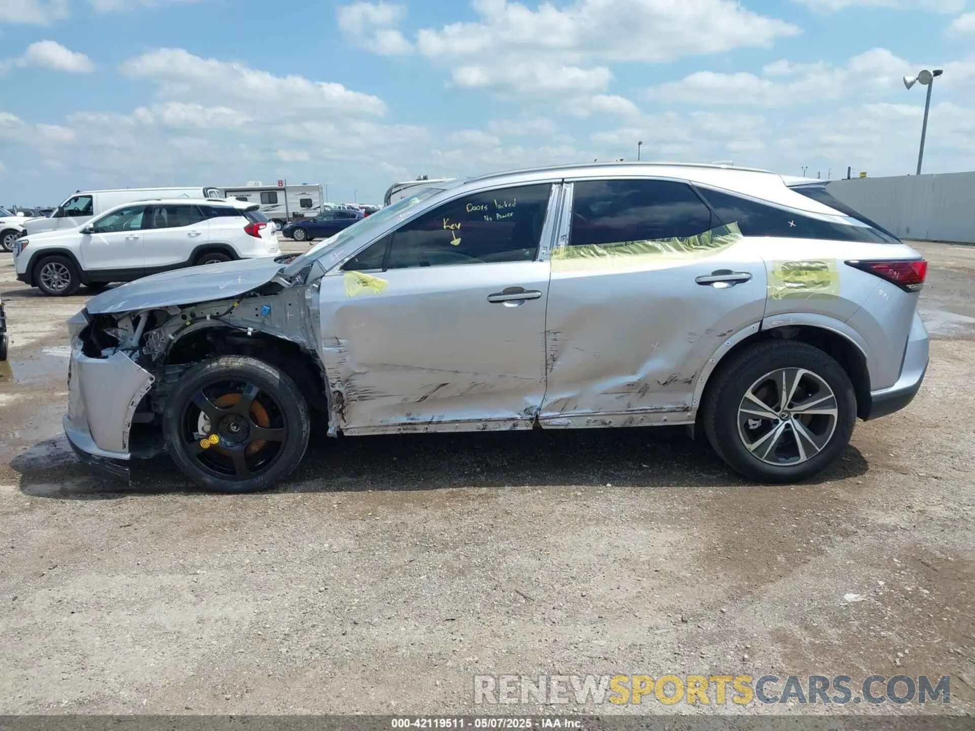 6 Фотография поврежденного автомобиля JTJCHMAA8P2000246 LEXUS RX 350 2023