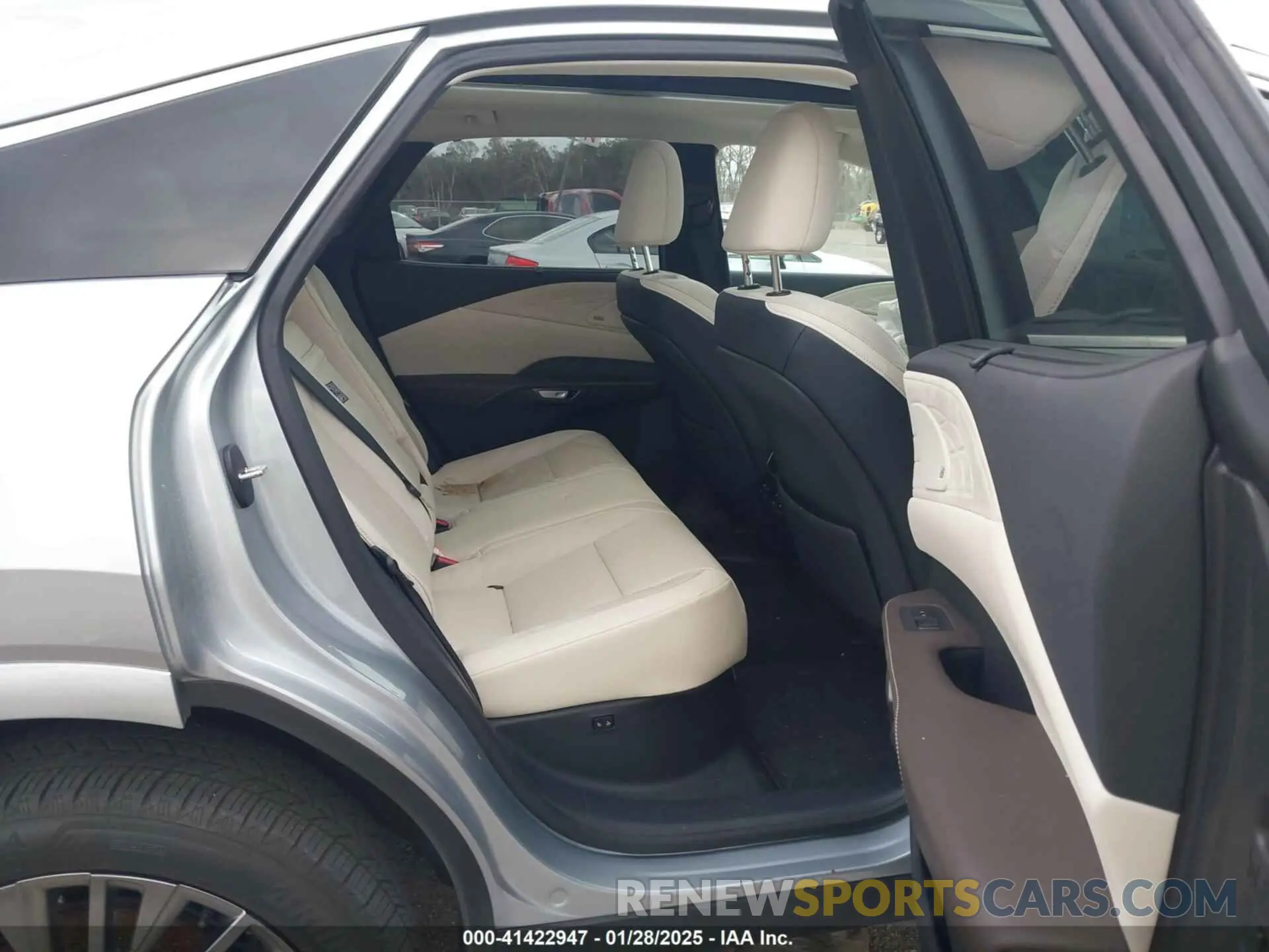 8 Фотография поврежденного автомобиля 2T2BAMBA2RC032577 LEXUS RX 350 2024