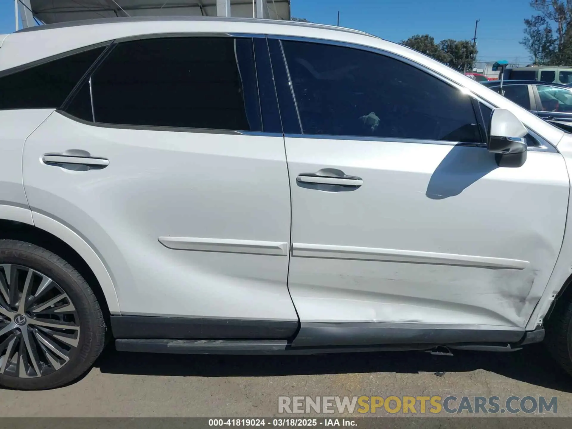 13 Фотография поврежденного автомобиля 2T2BAMBA3RC022849 LEXUS RX 350 2024
