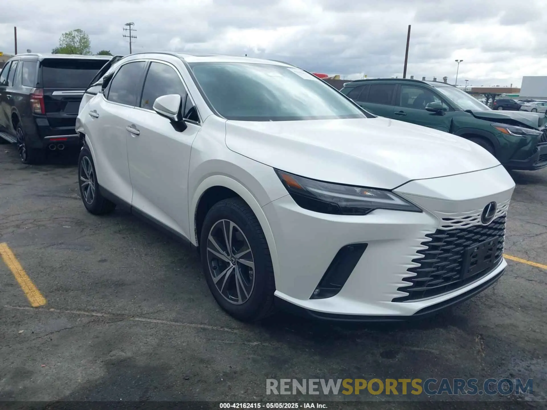 1 Фотография поврежденного автомобиля 2T2BAMBA5RC043718 LEXUS RX 350 2024