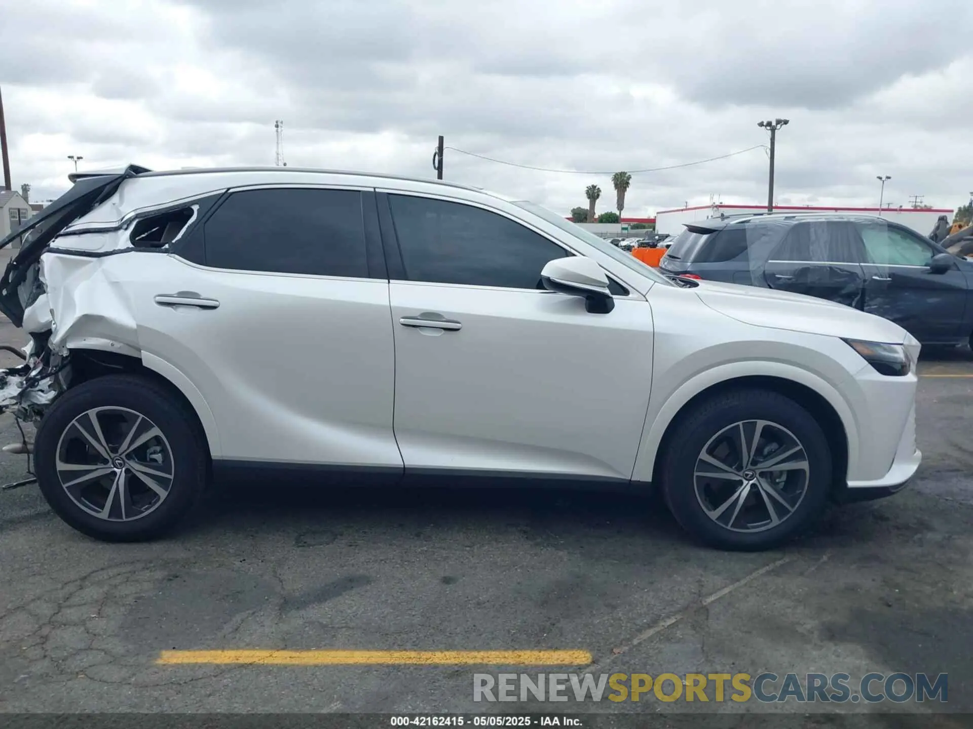 13 Фотография поврежденного автомобиля 2T2BAMBA5RC043718 LEXUS RX 350 2024