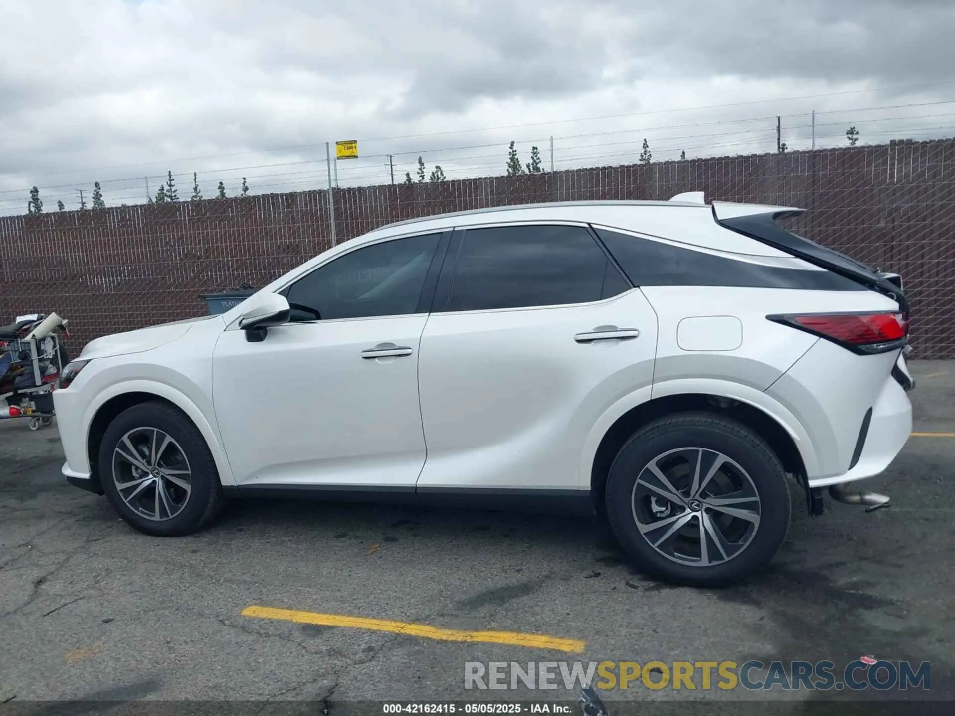 14 Фотография поврежденного автомобиля 2T2BAMBA5RC043718 LEXUS RX 350 2024