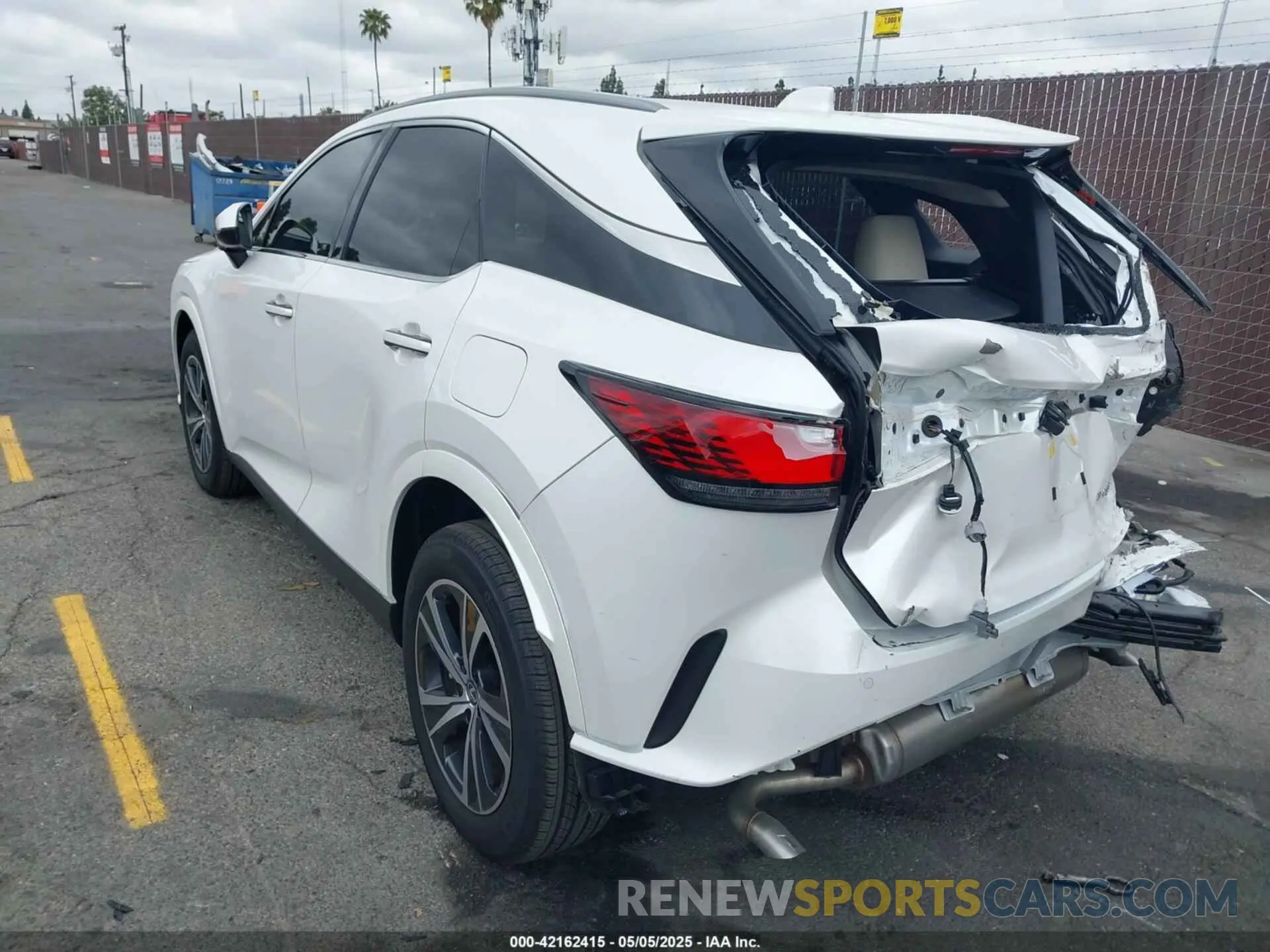 3 Фотография поврежденного автомобиля 2T2BAMBA5RC043718 LEXUS RX 350 2024