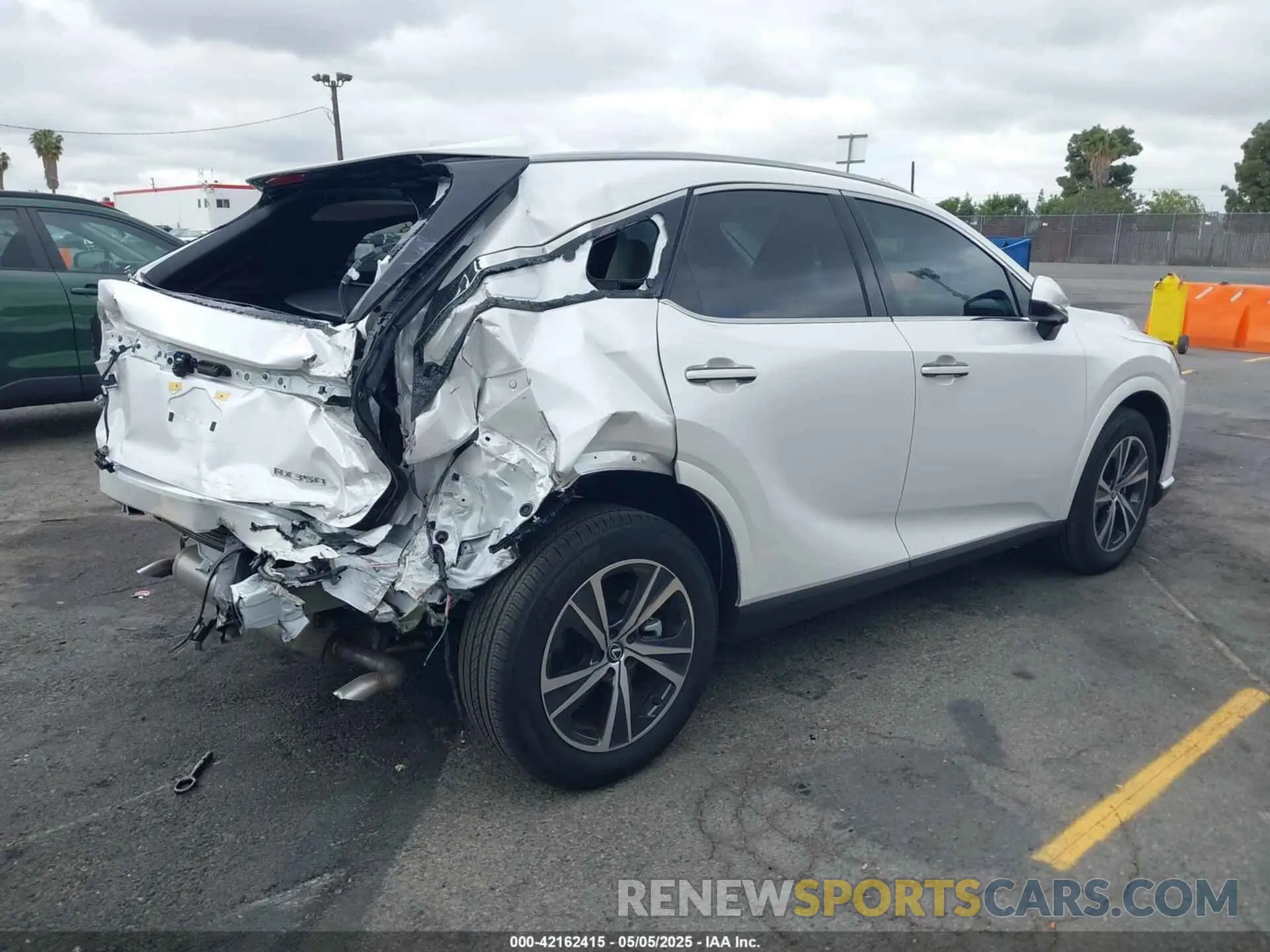 4 Фотография поврежденного автомобиля 2T2BAMBA5RC043718 LEXUS RX 350 2024