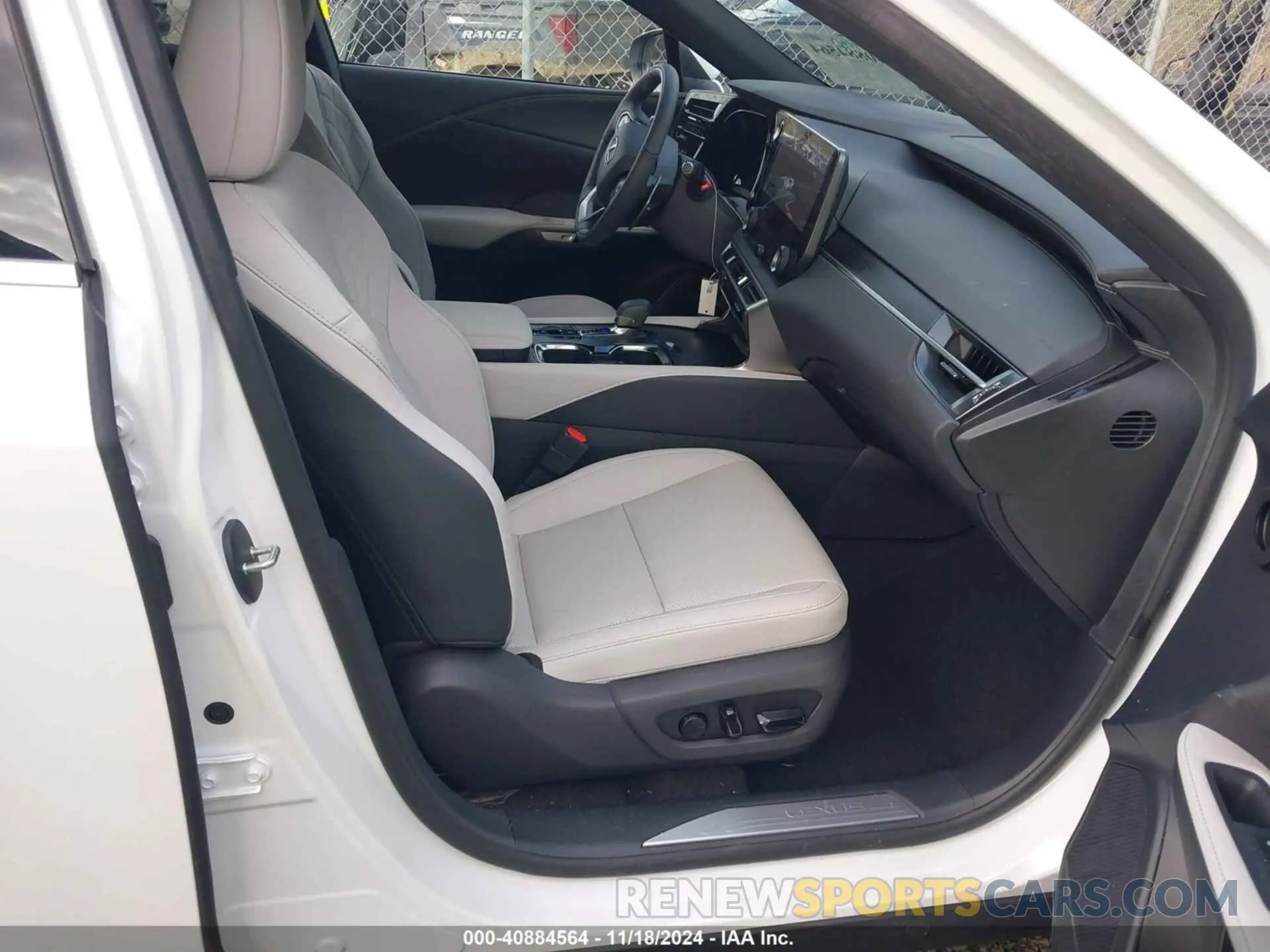 5 Фотография поврежденного автомобиля 2T2BAMBA9RC044337 LEXUS RX 350 2024