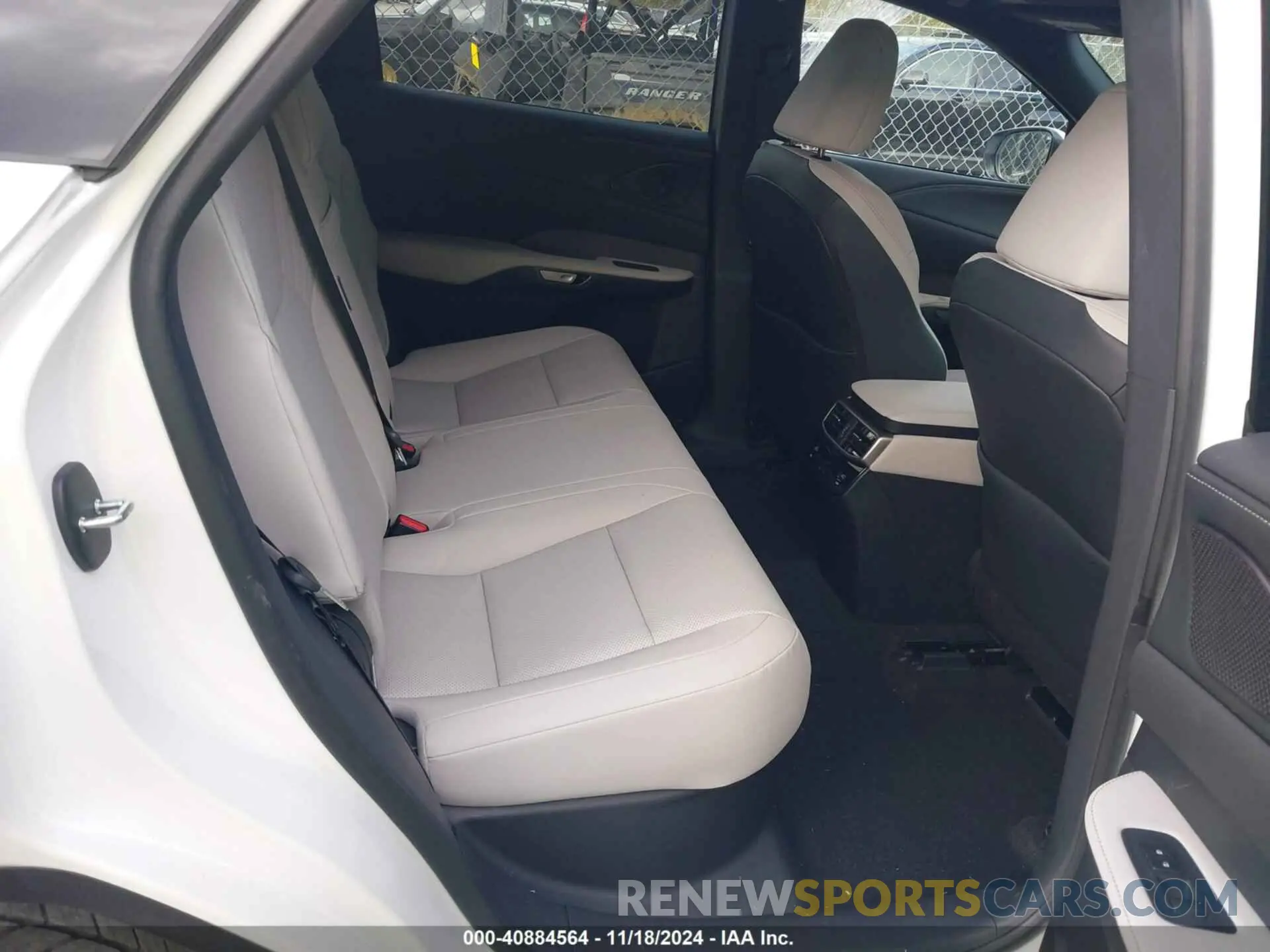 8 Фотография поврежденного автомобиля 2T2BAMBA9RC044337 LEXUS RX 350 2024