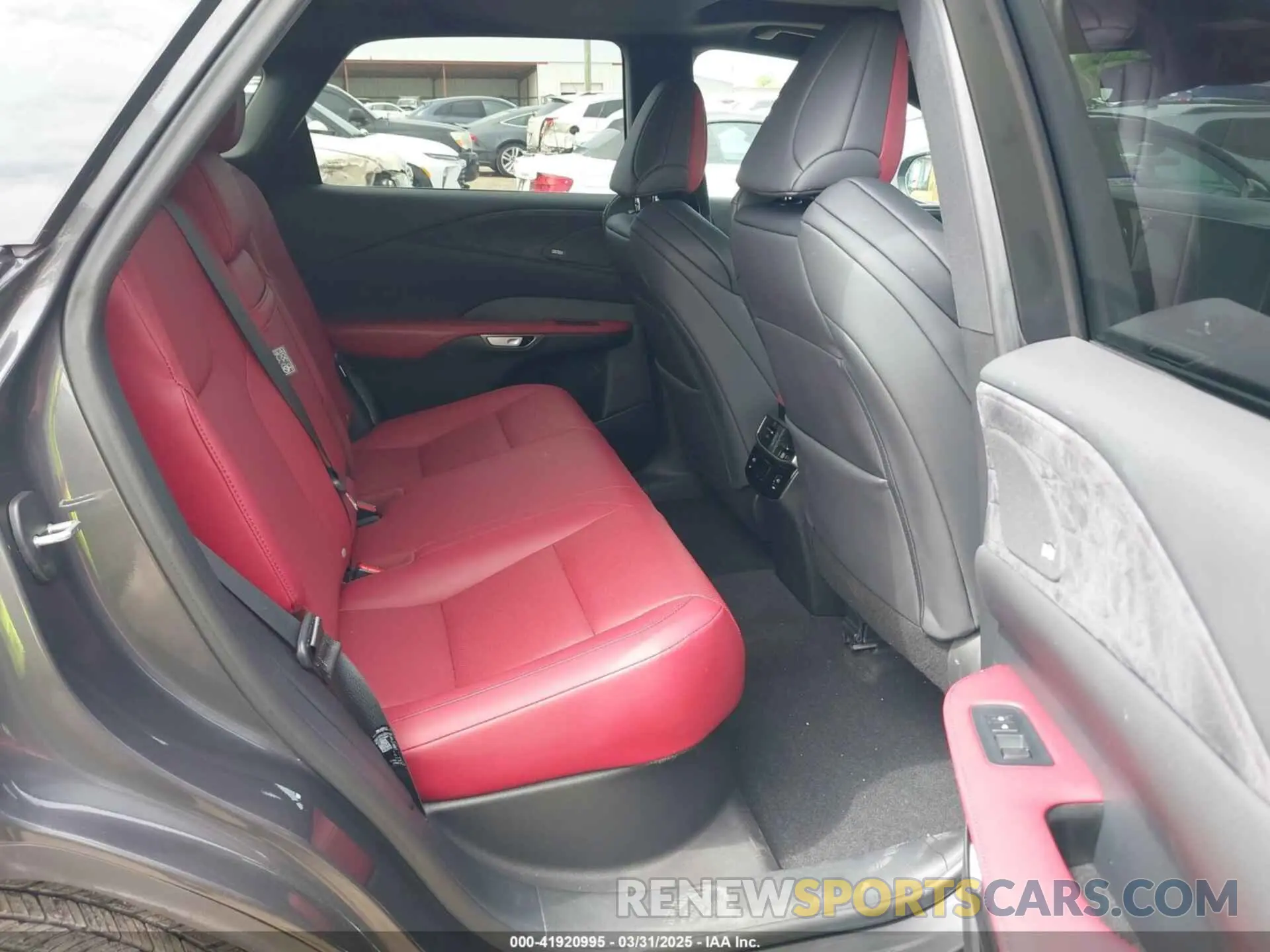 8 Фотография поврежденного автомобиля 2T2BAMCA1RC057016 LEXUS RX 350 2024