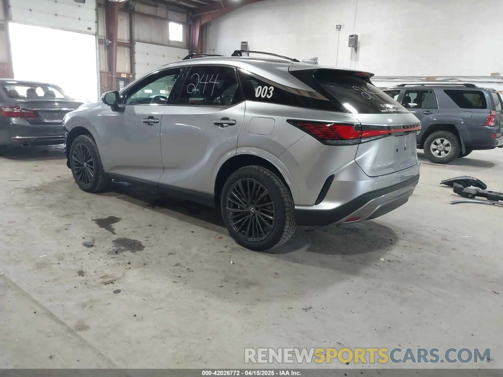 3 Фотография поврежденного автомобиля 2T2BAMCA2RC084662 LEXUS RX 350 2024