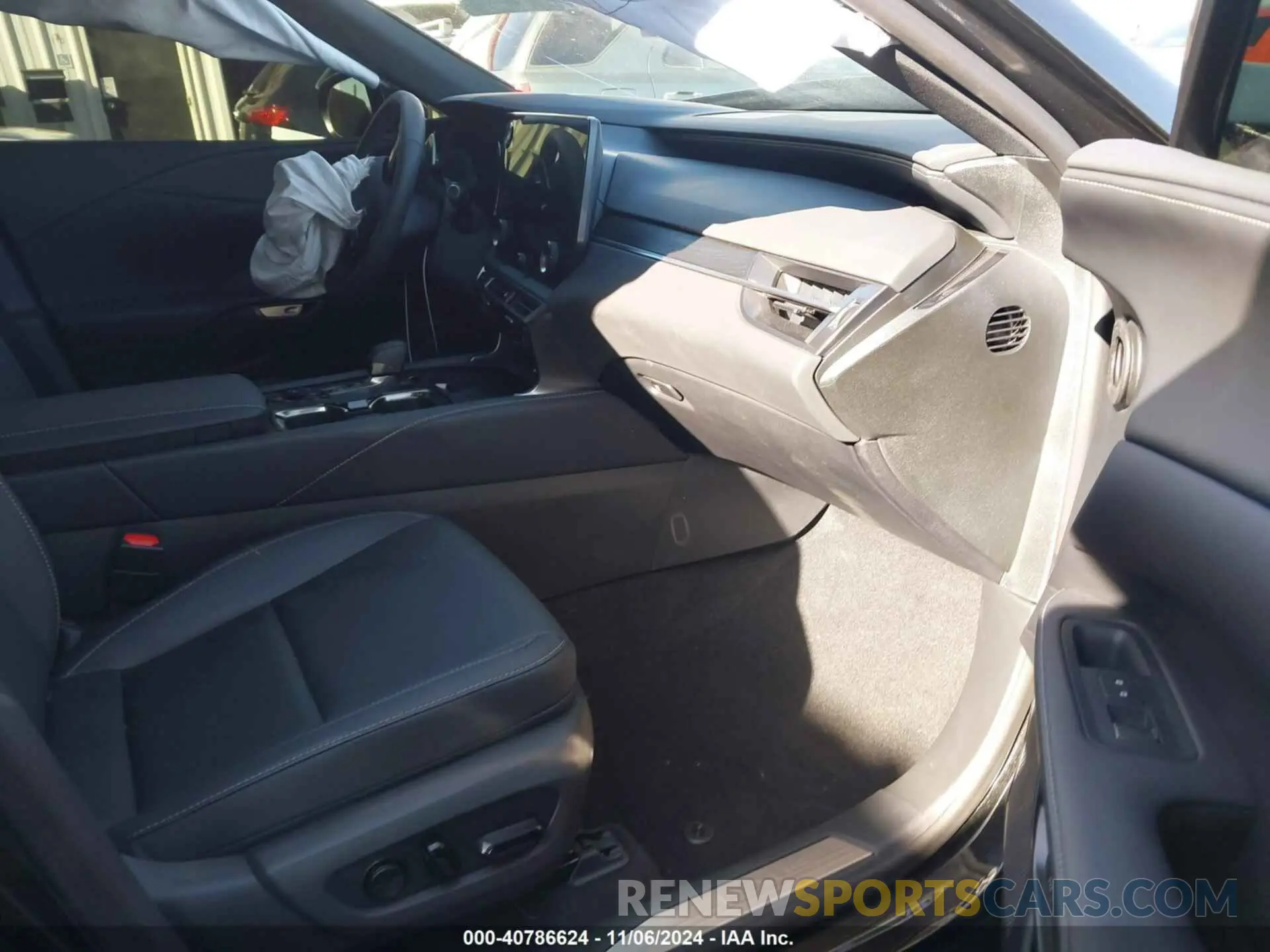 5 Фотография поврежденного автомобиля 2T2BAMCA6RC081005 LEXUS RX 350 2024