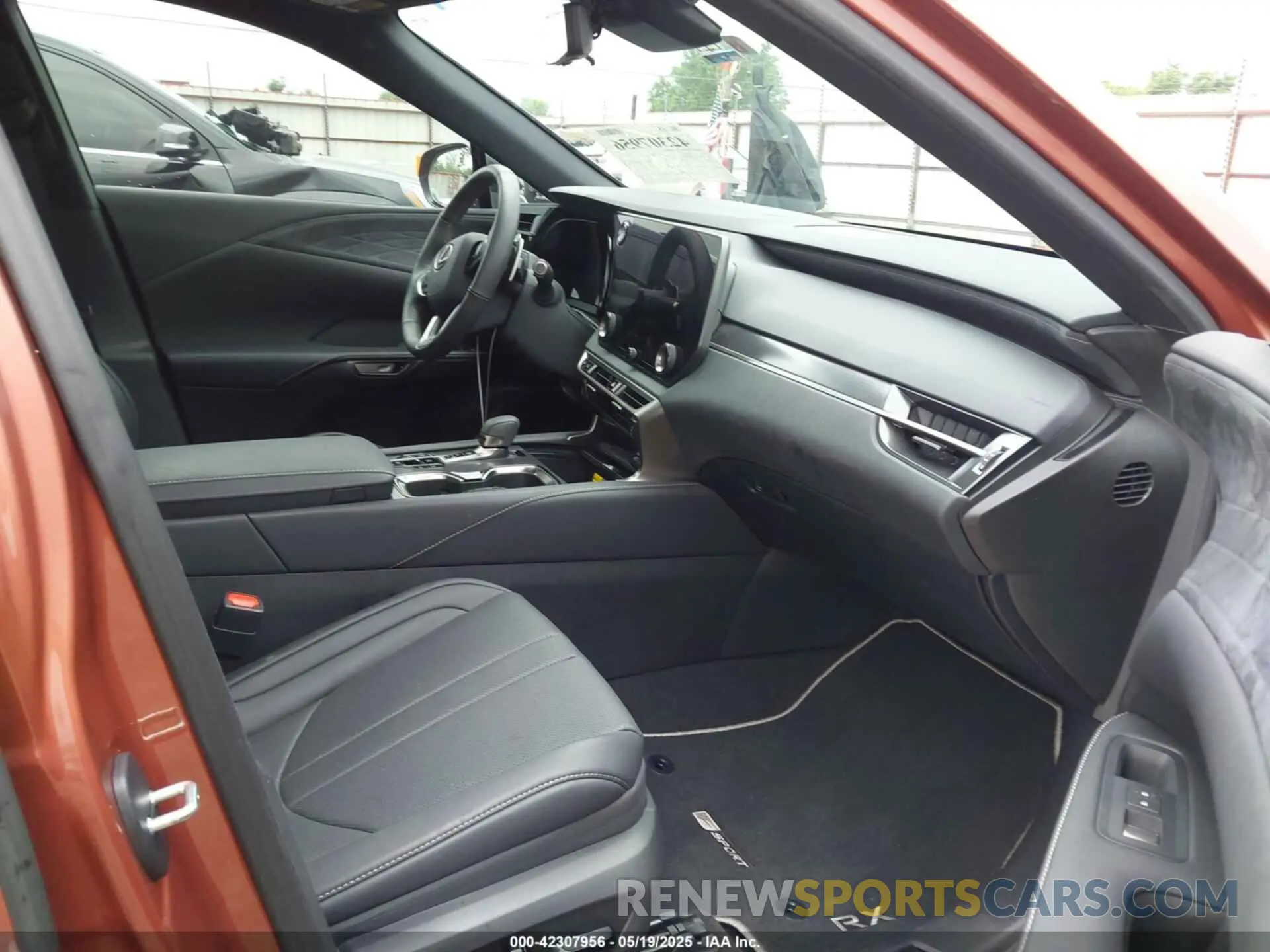 5 Фотография поврежденного автомобиля 2T2BAMCA7RC054055 LEXUS RX 350 2024