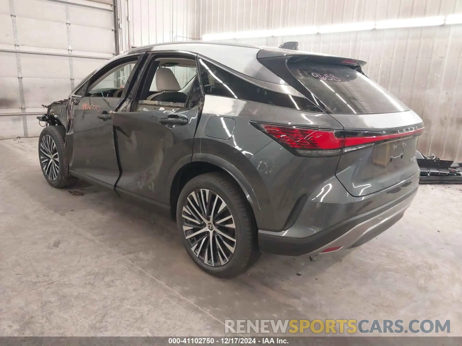 3 Фотография поврежденного автомобиля 2T2BAMCA9RC052971 LEXUS RX 350 2024