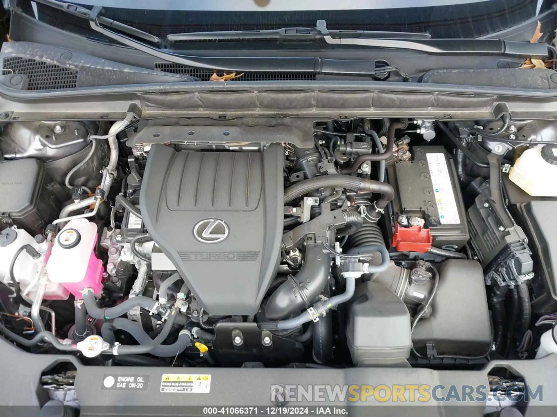 10 Фотография поврежденного автомобиля JTJCHMAA3R2015224 LEXUS RX 350 2024