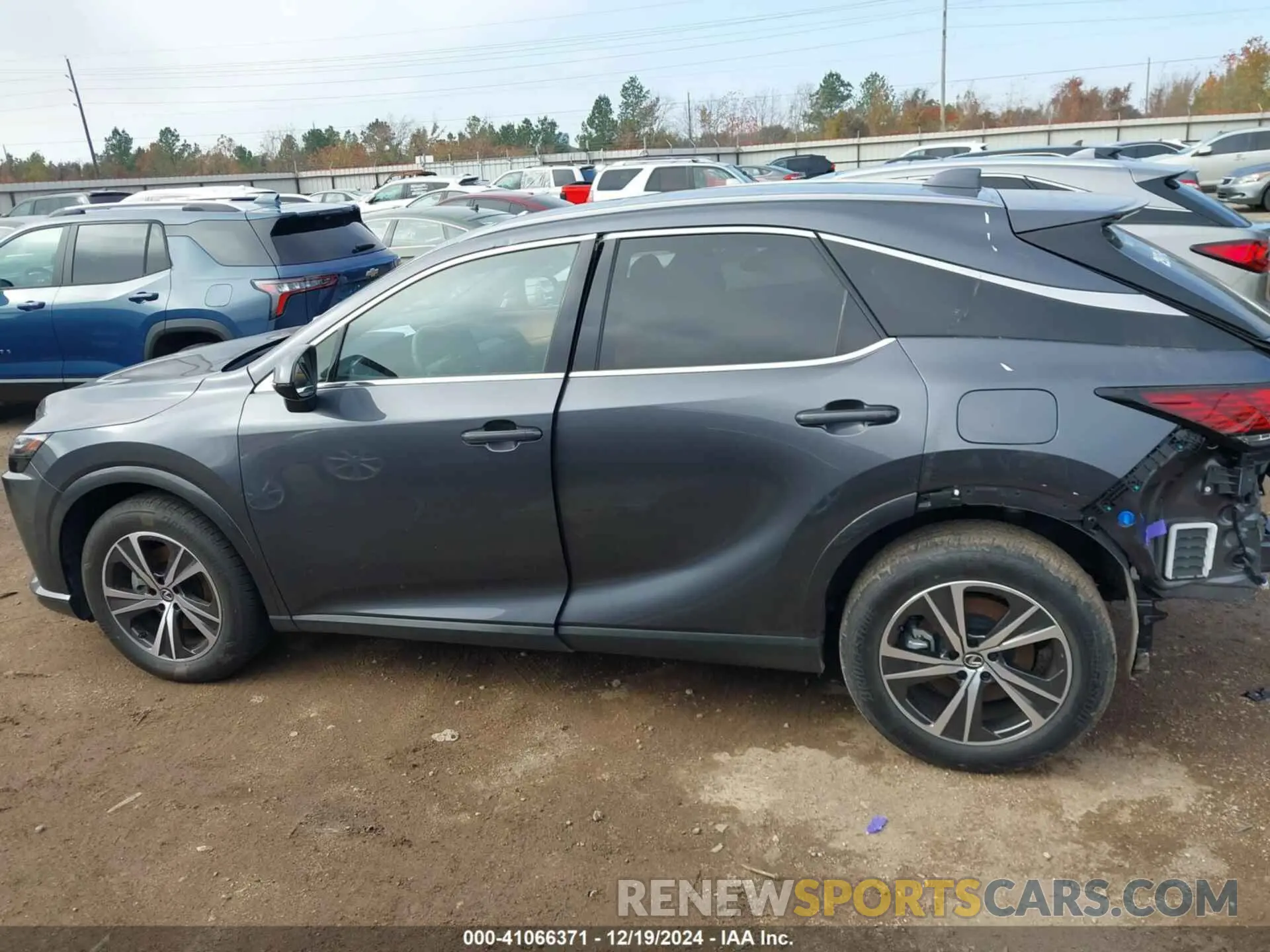 13 Фотография поврежденного автомобиля JTJCHMAA3R2015224 LEXUS RX 350 2024